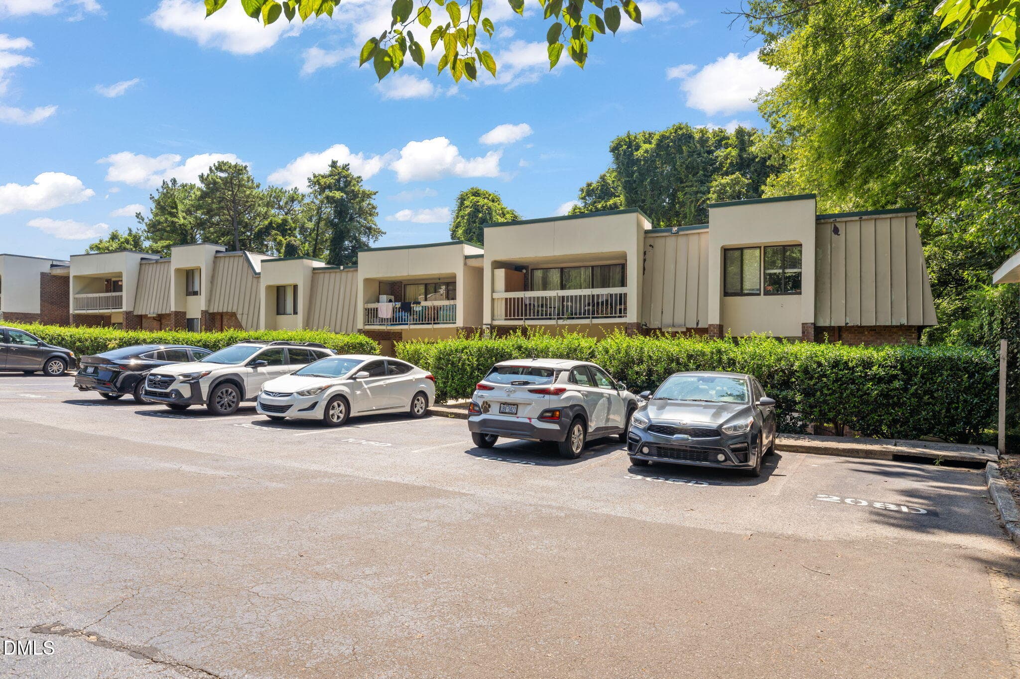 26-web-or-mls-untitled-26 - 500 Umstead Drive 208, Chapel Hill, NC 27516, Chapel Hill