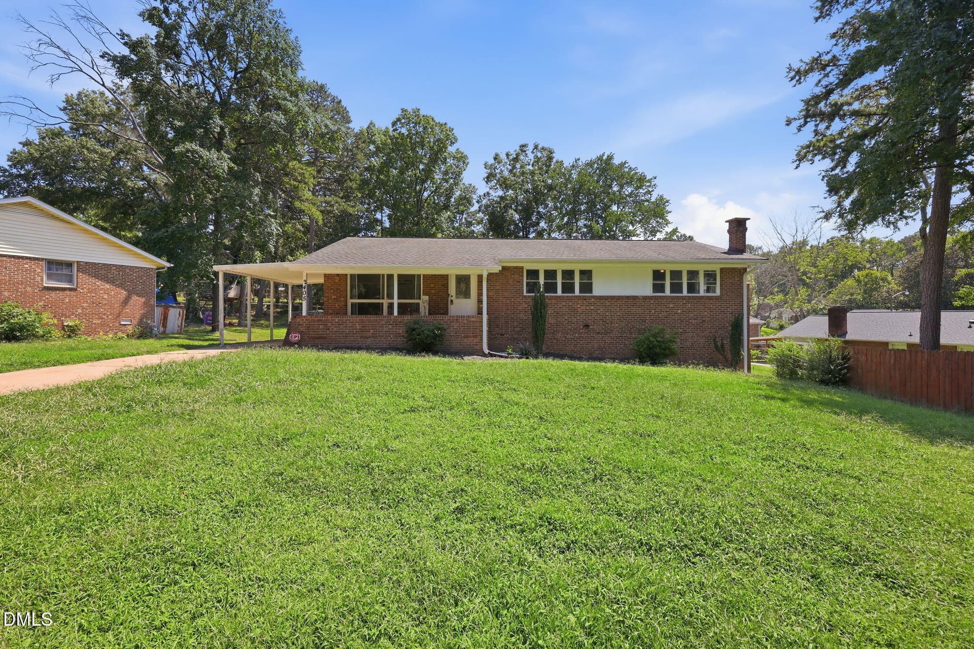 3-web-or-mls-6S8A8503 - 2405 Denver Drive, Greensboro, NC 27406