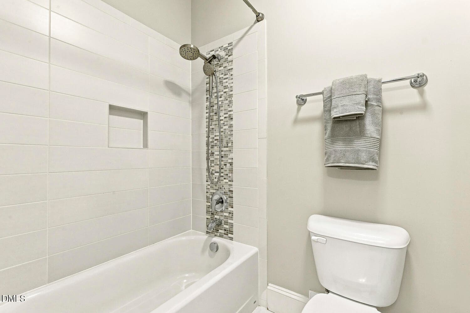 058 - 2703 Cameron Pond Drive, Cary, NC 27519