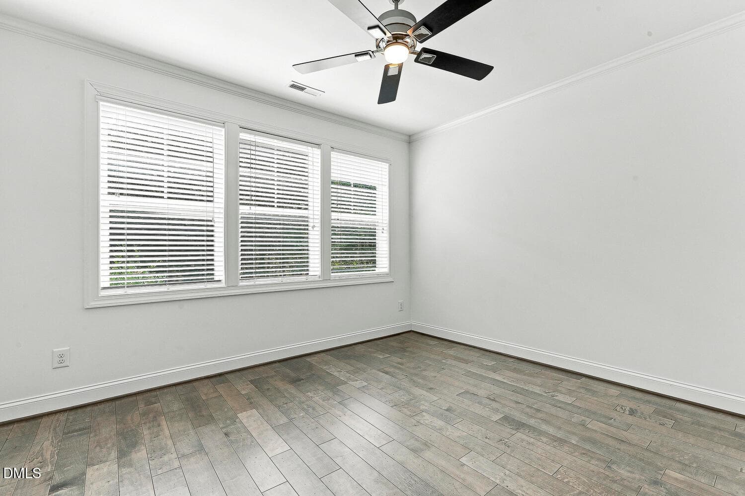 077 - 2703 Cameron Pond Drive, Cary, NC 27519