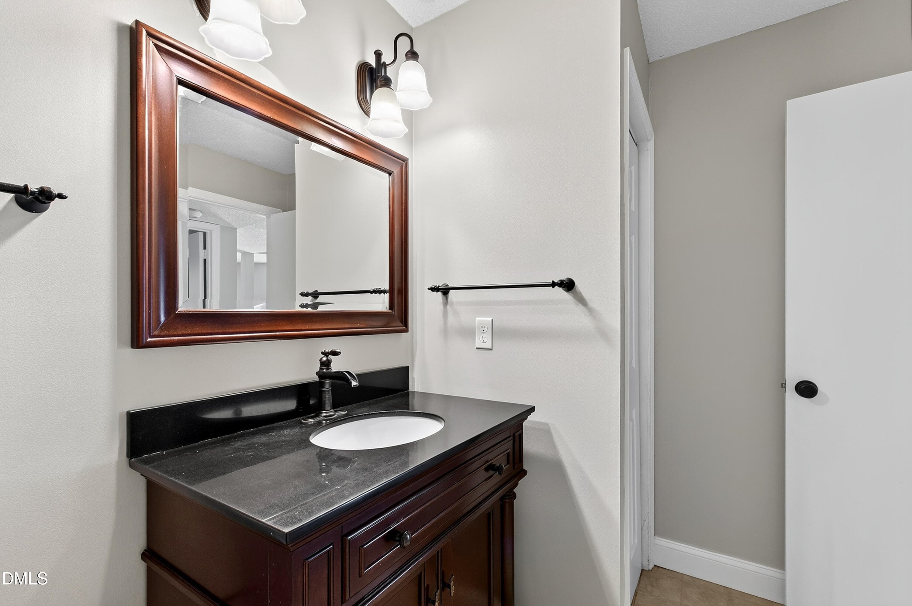 Wirewood (34) - 1061 Wirewood Drive 301, Raleigh, NC 27605, Raleigh