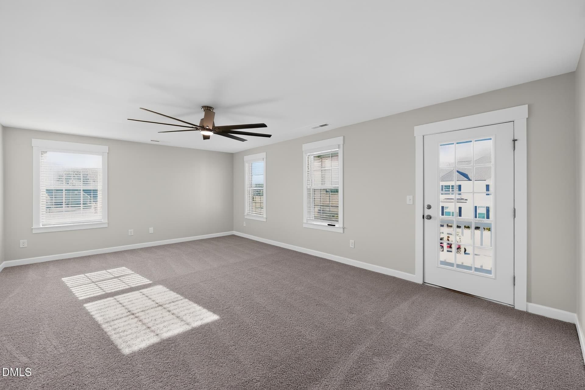 10_214_E_Wellesley_Dr-Living_room-8899 - 214 E Wellesley Drive, Clayton, NC 27520