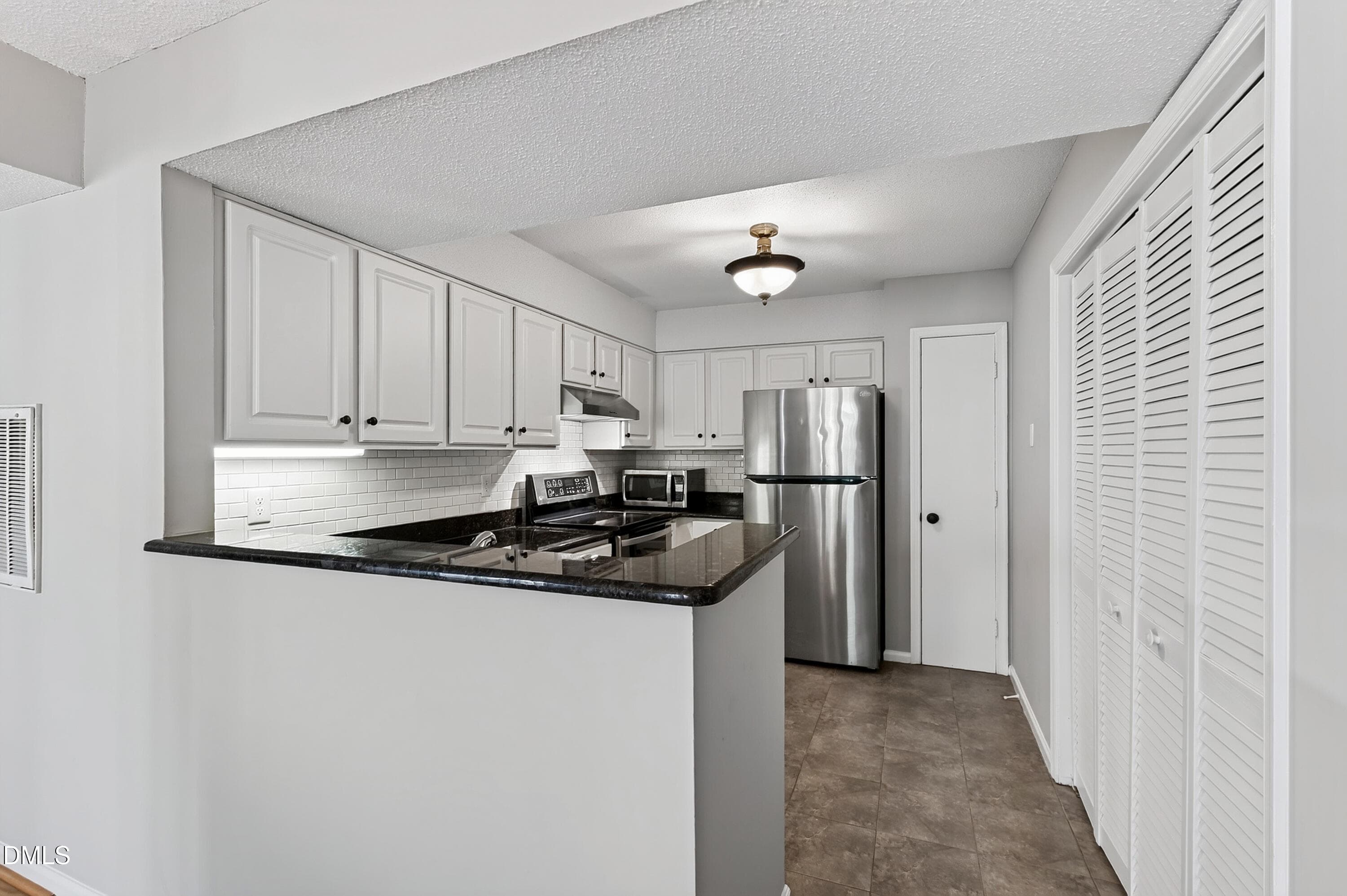 Wirewood (17) - 1061 Wirewood Drive 301, Raleigh, NC 27605, Raleigh
