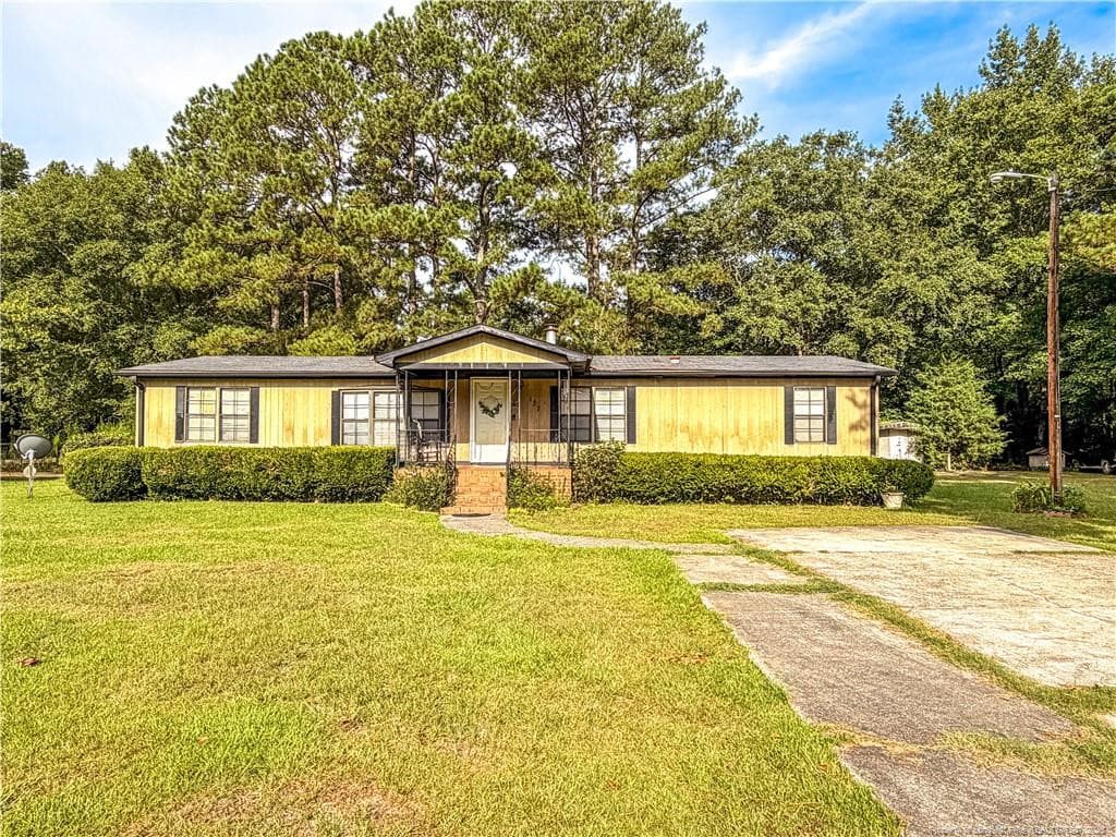427 Lark Avenue, Lumberton, NC 28358