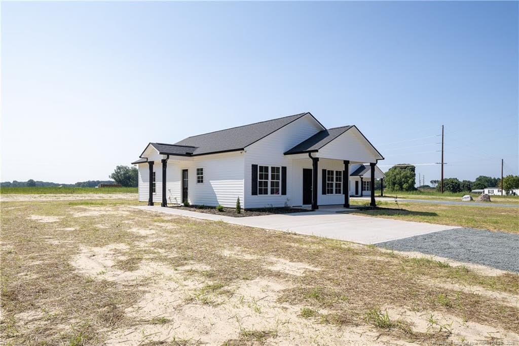 Photo 2 - 689 McLamb Road, Dunn, NC 28334