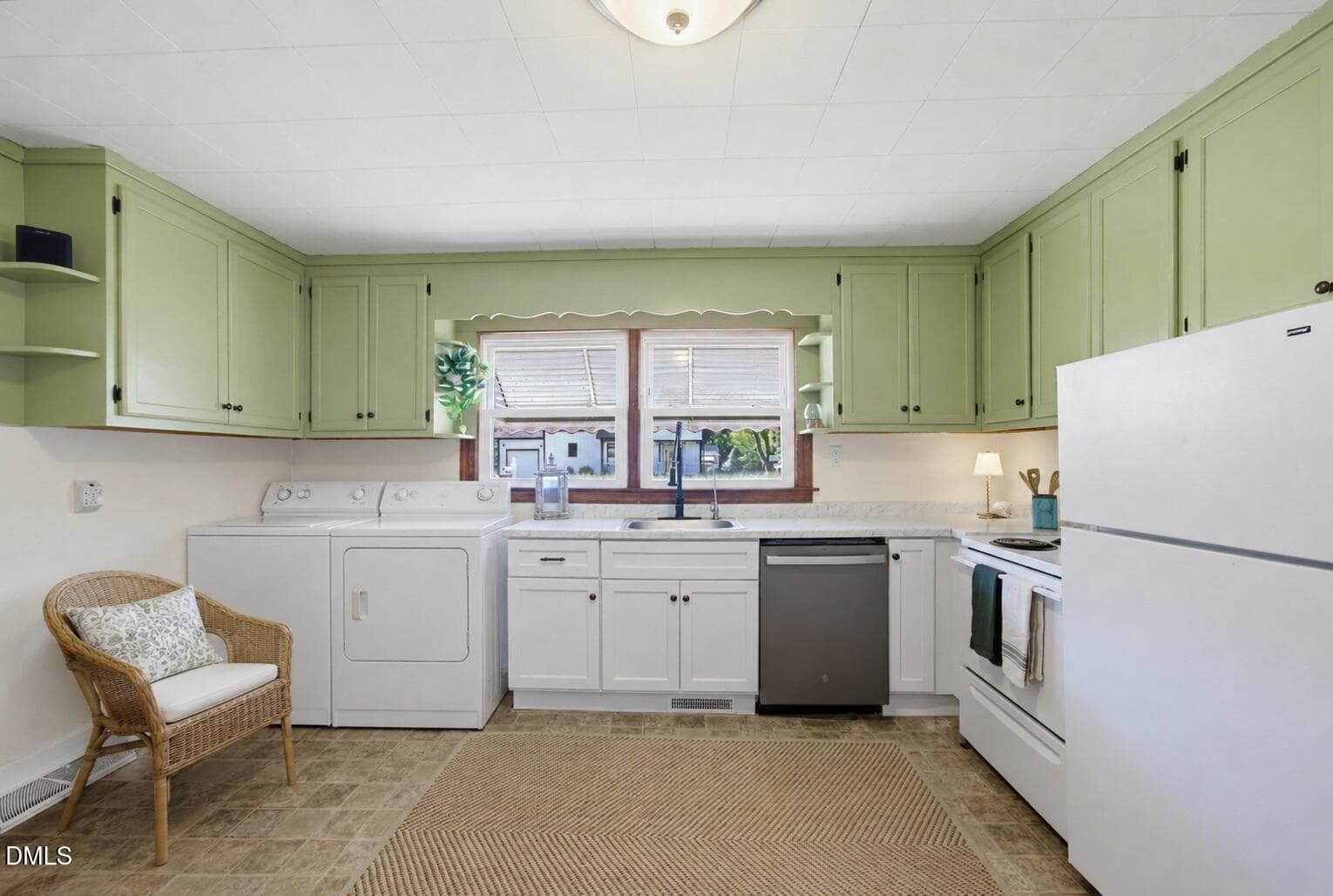 Cottage-Farmhouse Kitchen -with Laundry - 14928 Creedmoor Road N, Wake Forest, NC 27587