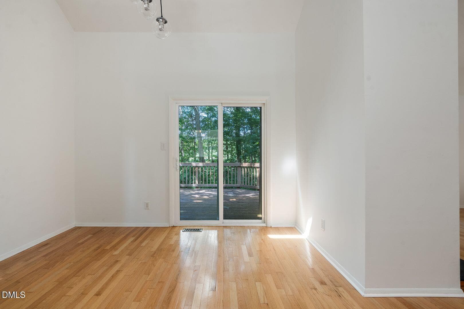 large (4) - 30 Benchmark, Pittsboro, NC 27312