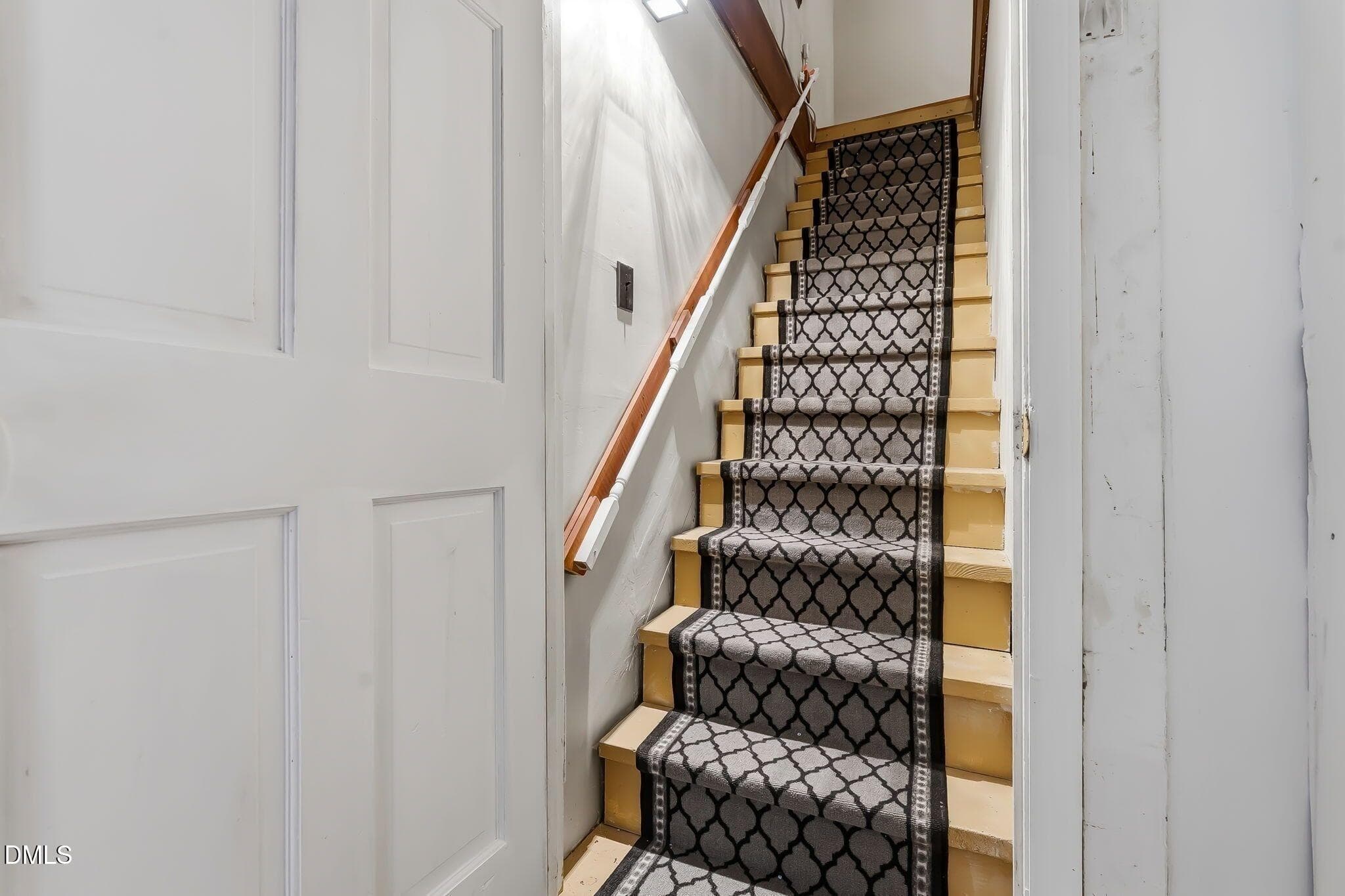 . - 2537 Booker Creek Road, Chapel Hill, NC 27514, Chapel Hill