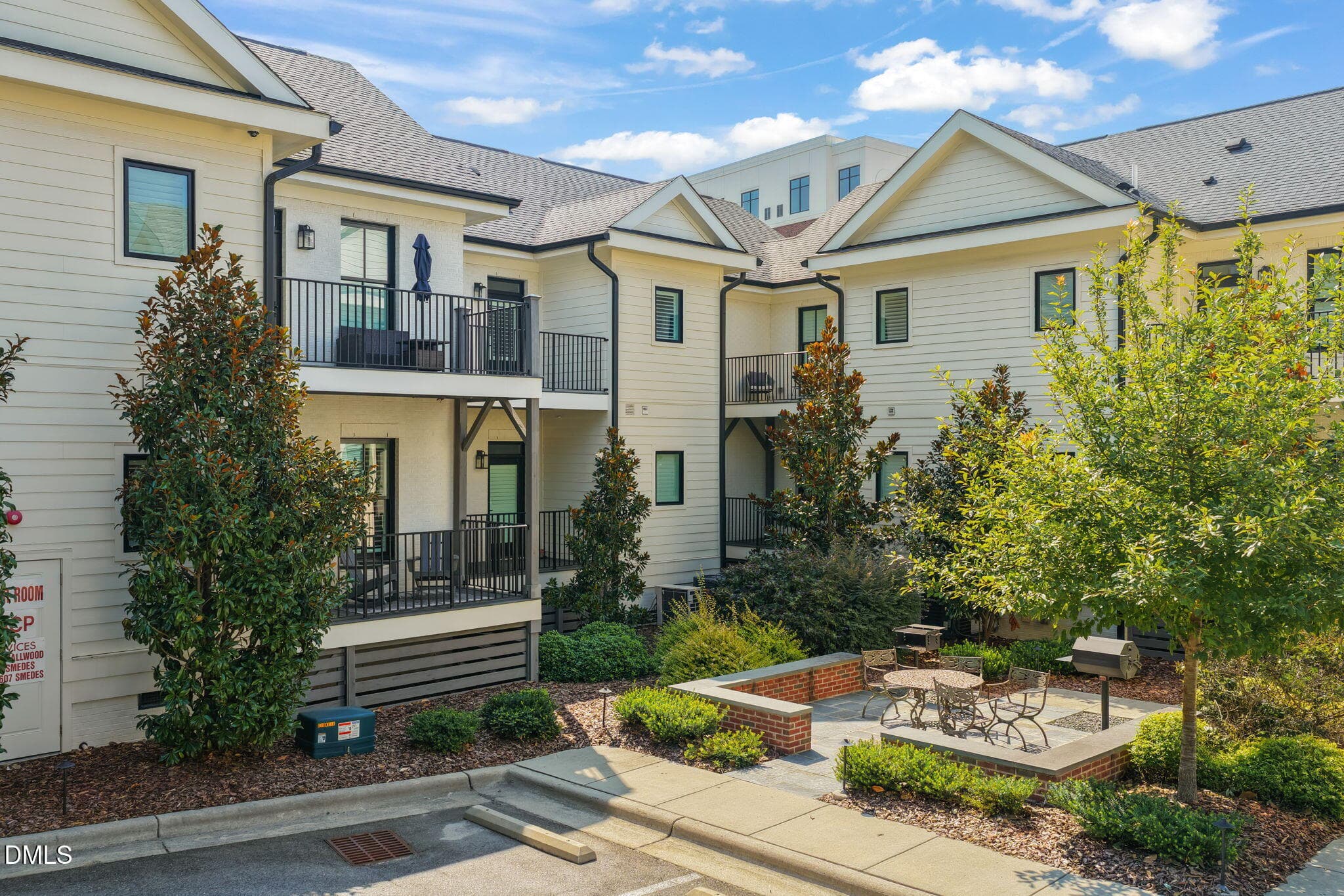 Courtyard view - 607 Smedes Place A, Raleigh, NC 27605, Raleigh