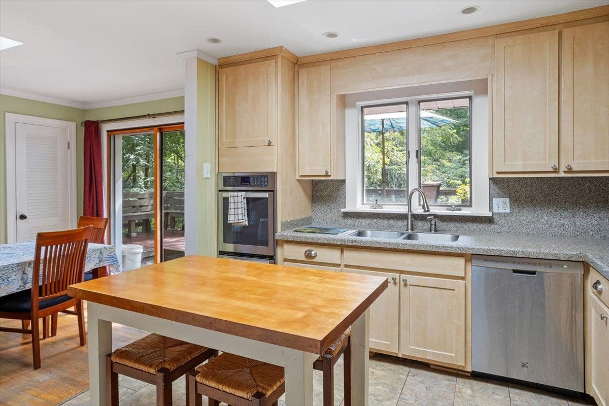 Photo 3 - 4100 Picardy Drive, Raleigh, NC 27612, Raleigh