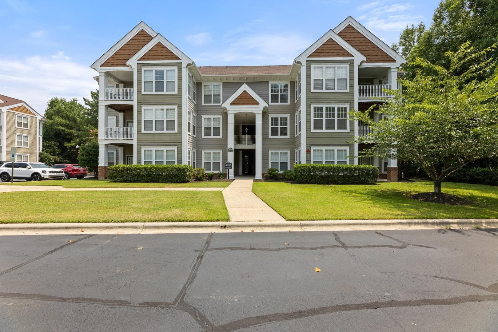 1922 Parkside Village Drive, Clayton, NC 27520