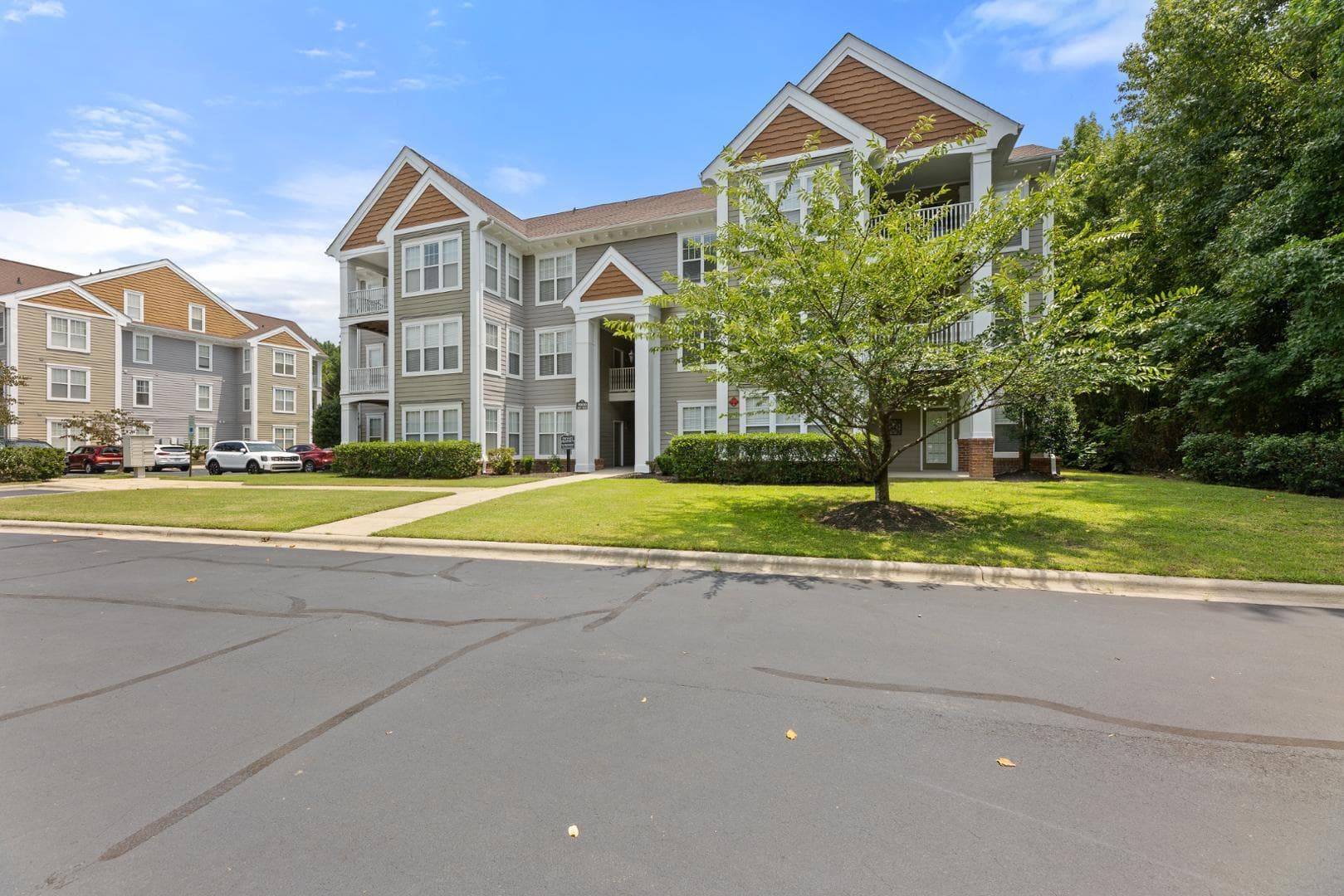 Photo #4 - 1922 Parkside Village Drive, Clayton, NC 27520