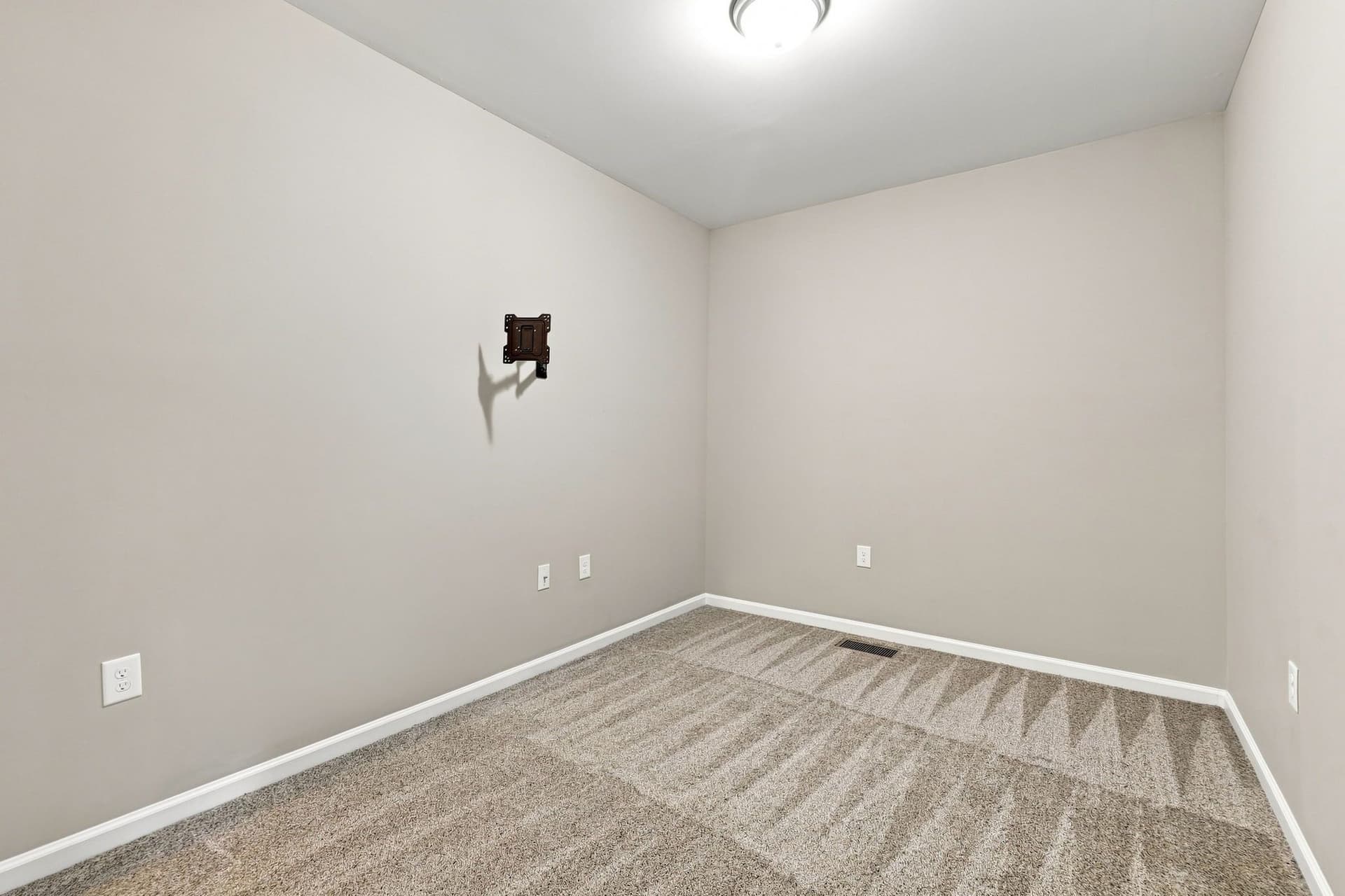 28-web-or-mls-IMG_4531_Edit.jpg - 409 Great Eno Path, Hillsborough, NC 27278