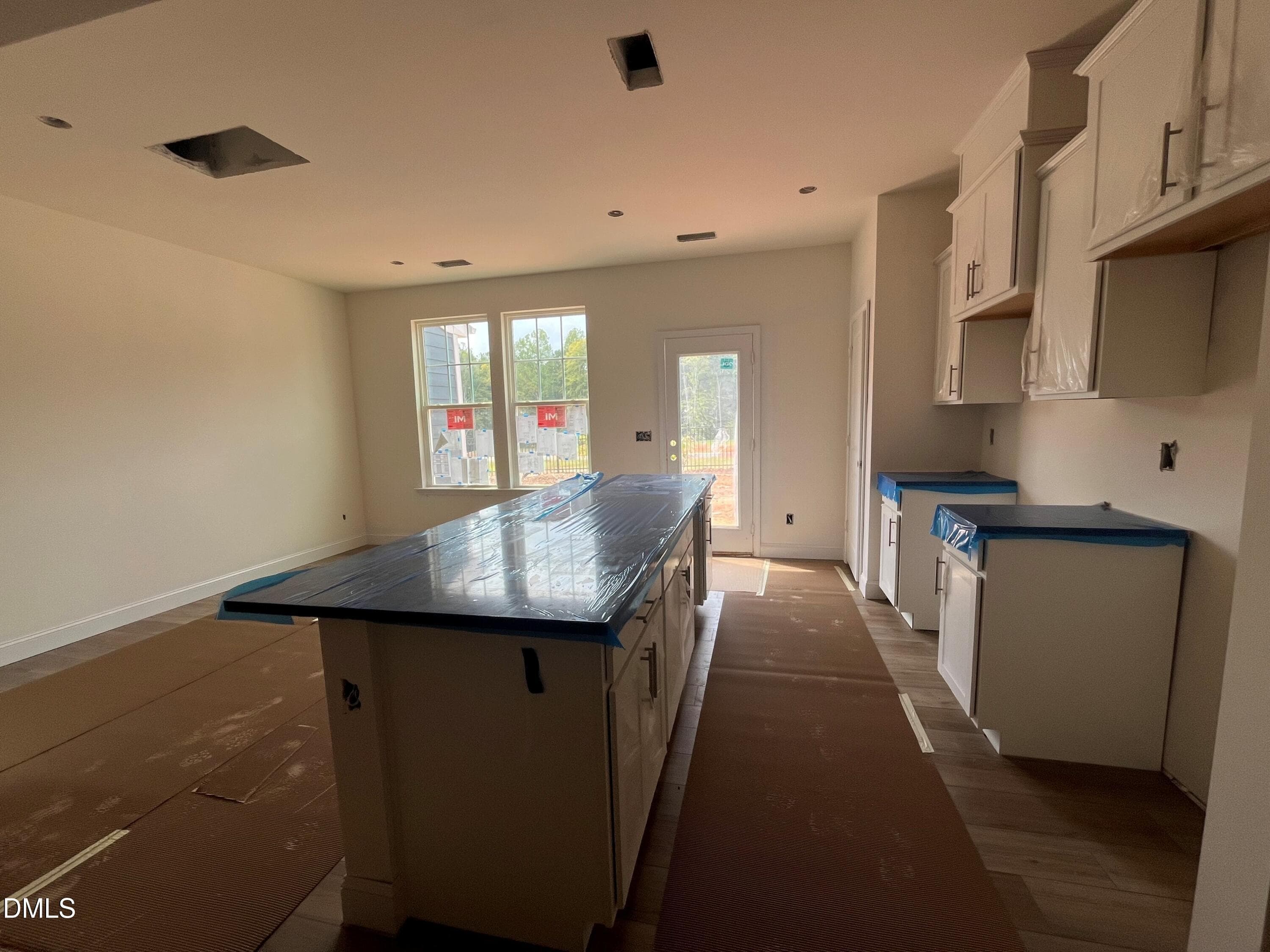 9' island w/granite countertops - 1337 Hammond Drive, Mebane, NC 27302, Mebane