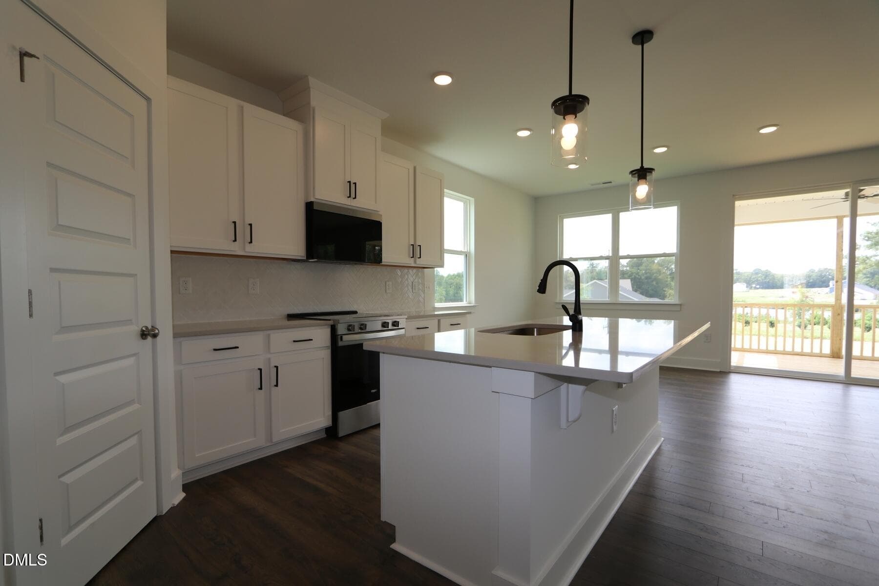 [L69_z010]none10 - 35 Windward Place, Lillington, NC 27546