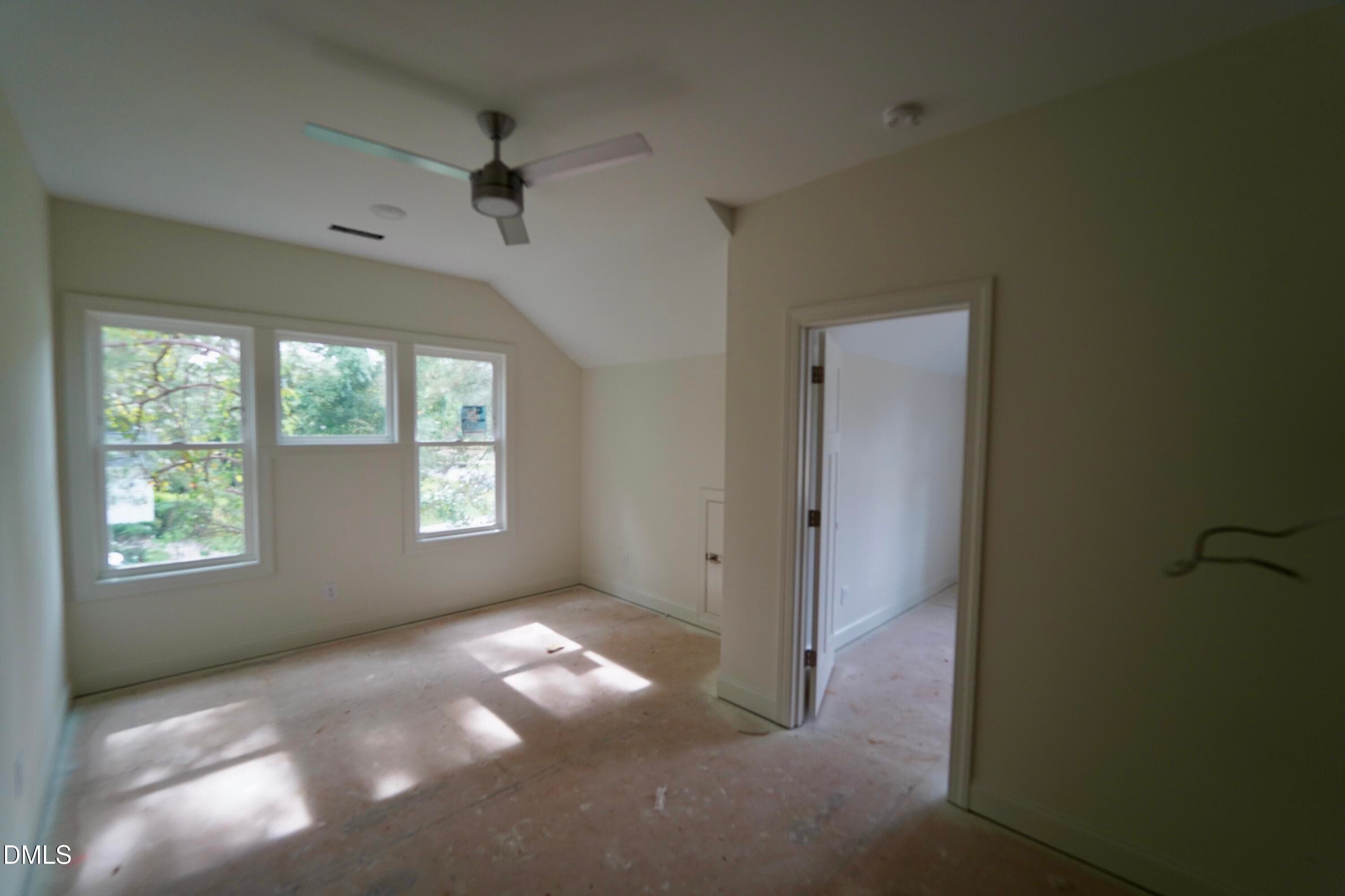 DSC08639 - 209 W Franklin Street, Zebulon, NC 27597