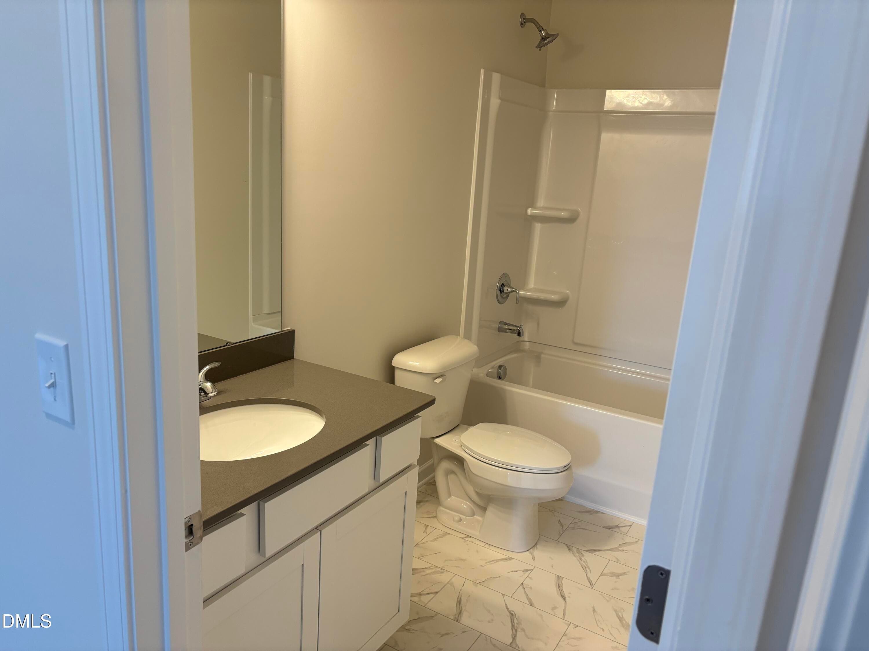 Secondary Bath - 29 Gresham Court, Dunn, NC 28334