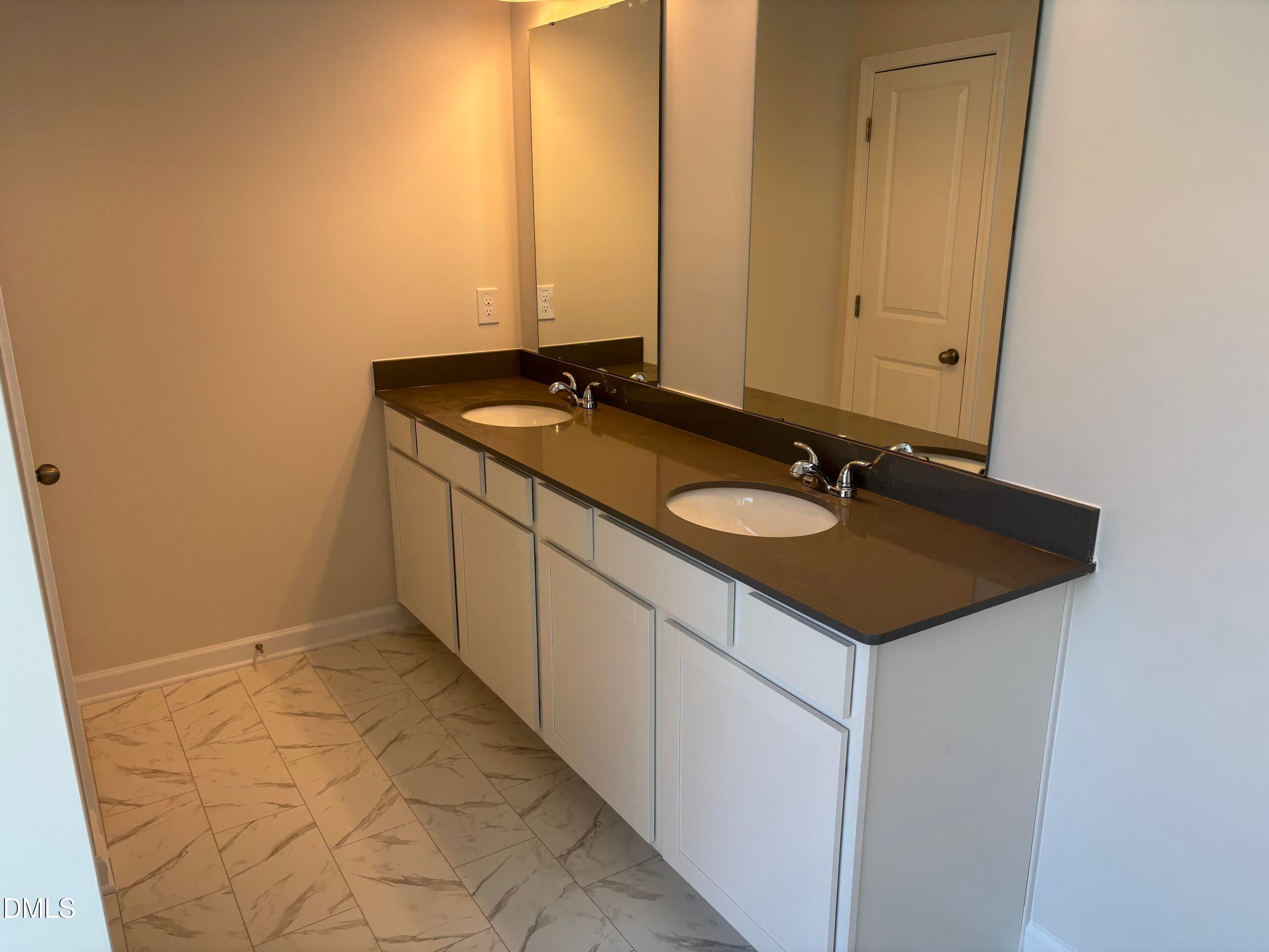Dual Vanity - 29 Gresham Court, Dunn, NC 28334