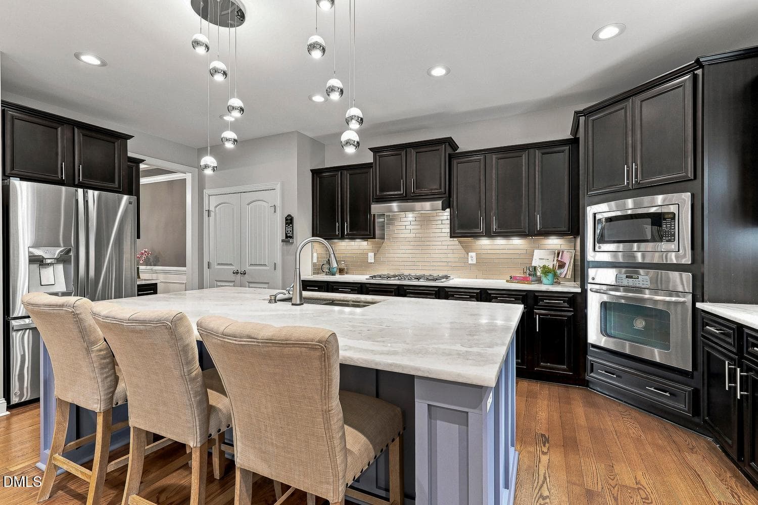 020-086-KitchenBreakfast Bar-1500x1000 - 1993 Steeple Chase Bend, Apex, NC 27502
