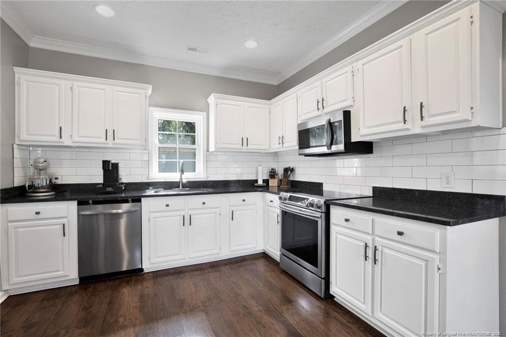 Photo 15 - 191 S Green Street, Parkton, NC 28371, Parkton