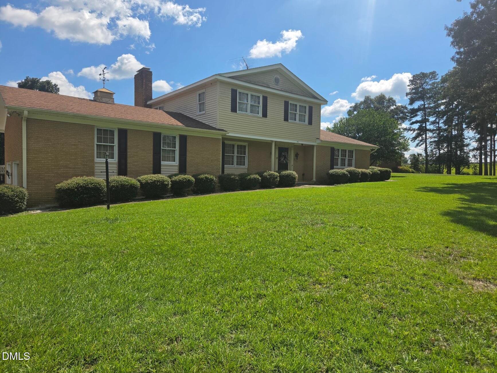 701 Sunset Avenue, Clinton, NC 28328