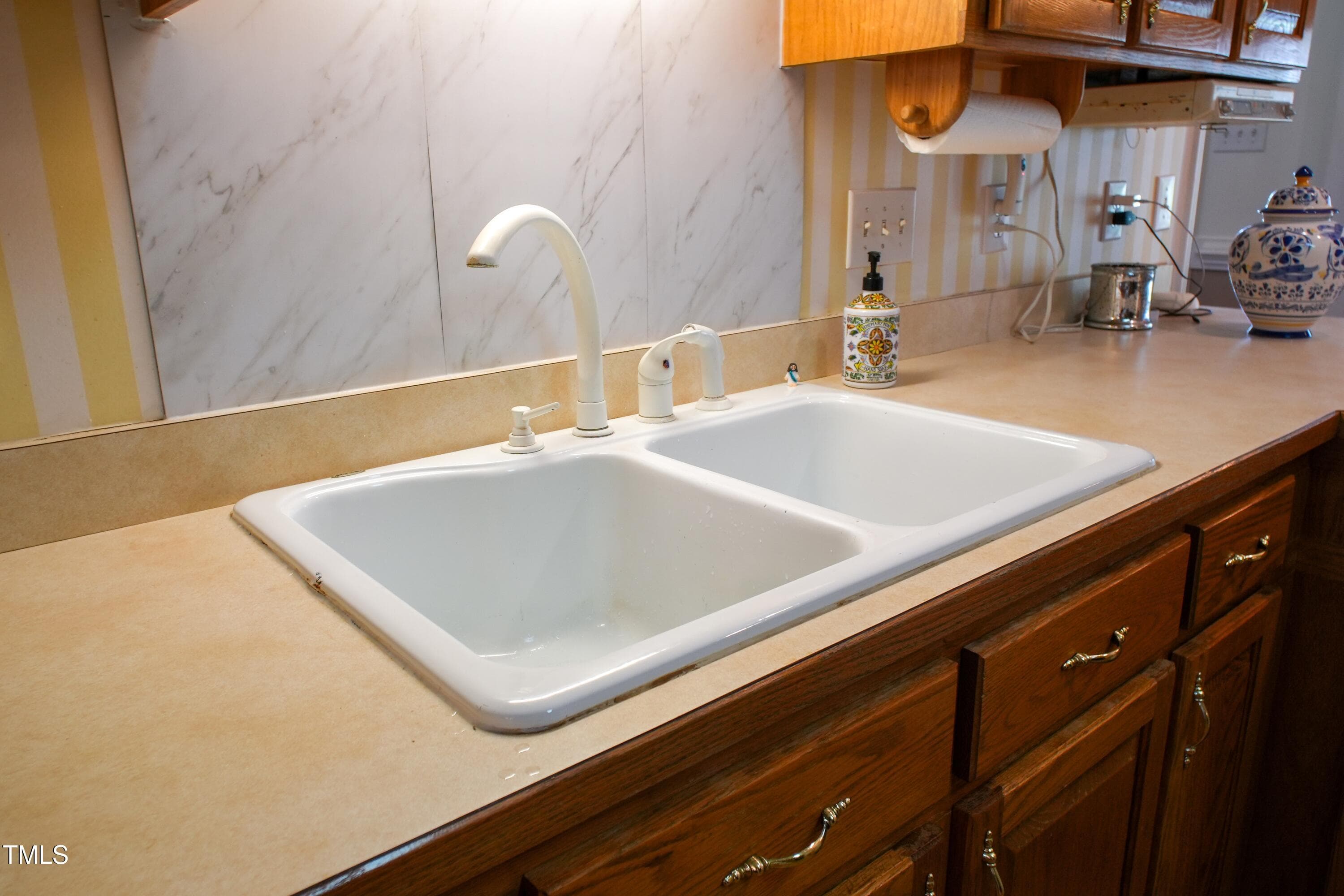 Deep Kitchen Sink. - 115 Hunters Walk Lane, Clinton, NC 28328, Clinton