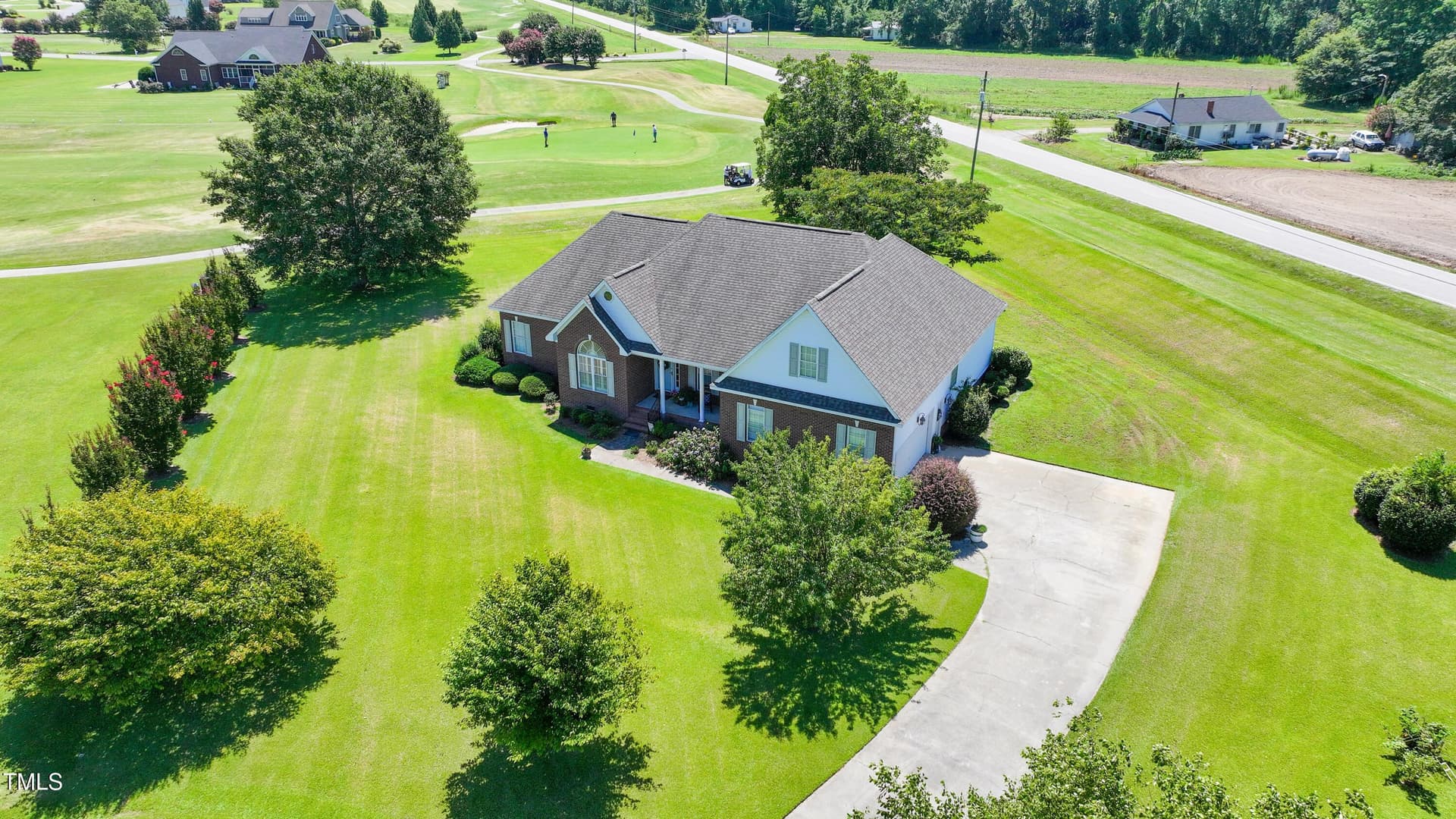 Gorgeous Place to call Home! - 115 Hunters Walk Lane, Clinton, NC 28328