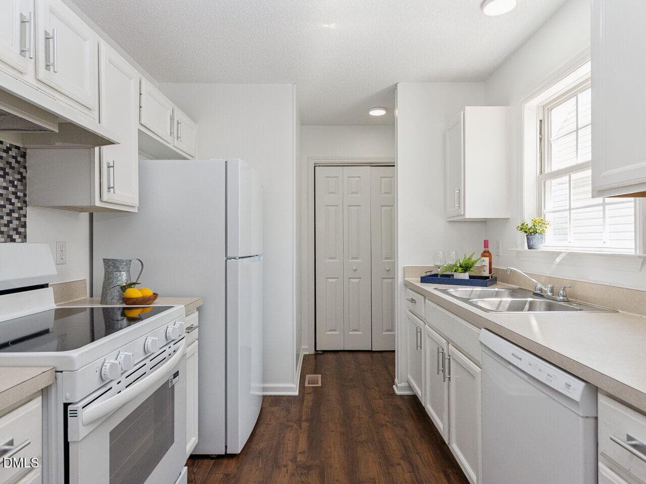 Kitchen - 104 Cliffdale Road, Holly Springs, NC 27540, Holly Springs