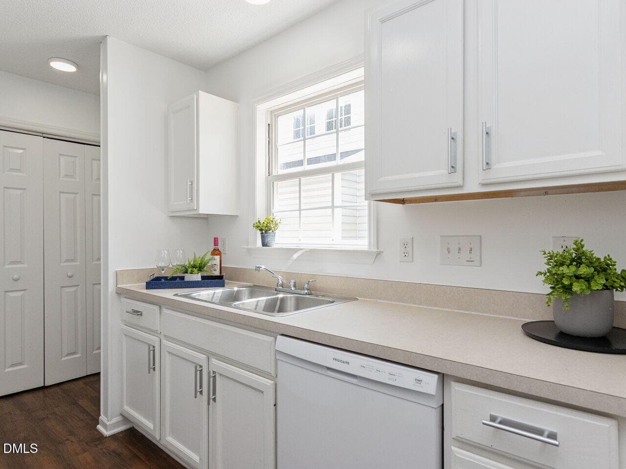 Kitchen - 104 Cliffdale Road, Holly Springs, NC 27540, Holly Springs