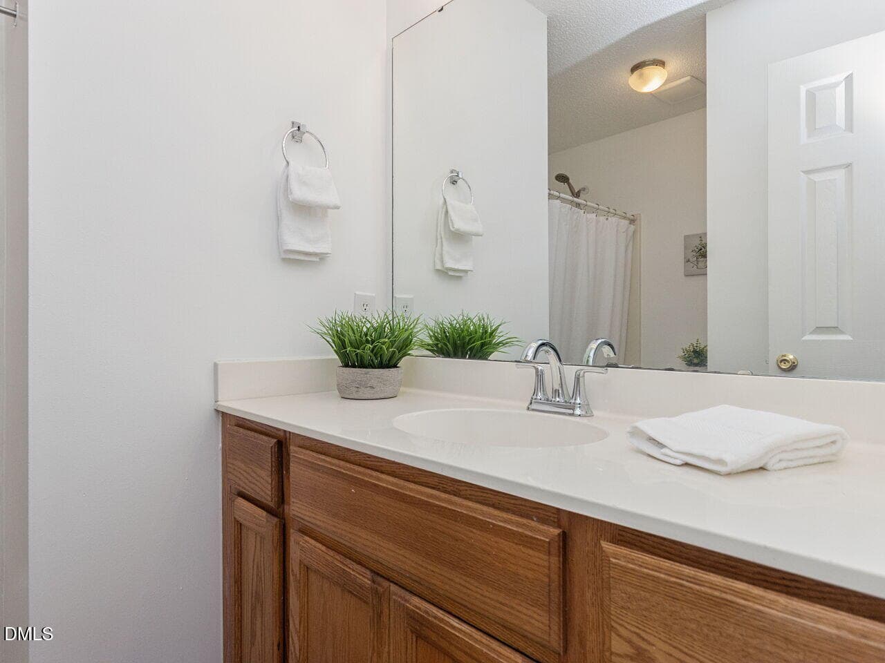 Secondary Bathroom - 104 Cliffdale Road, Holly Springs, NC 27540, Holly Springs
