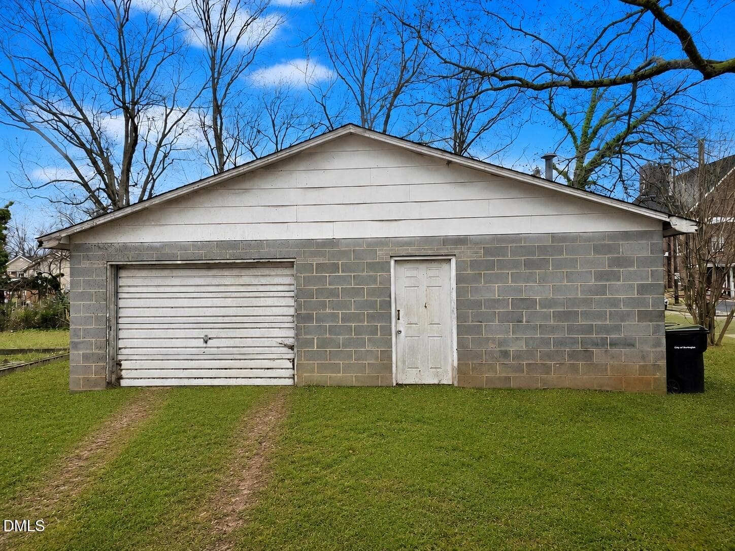 garage - 901 Grace Avenue, Burlington, NC 27217, Burlington