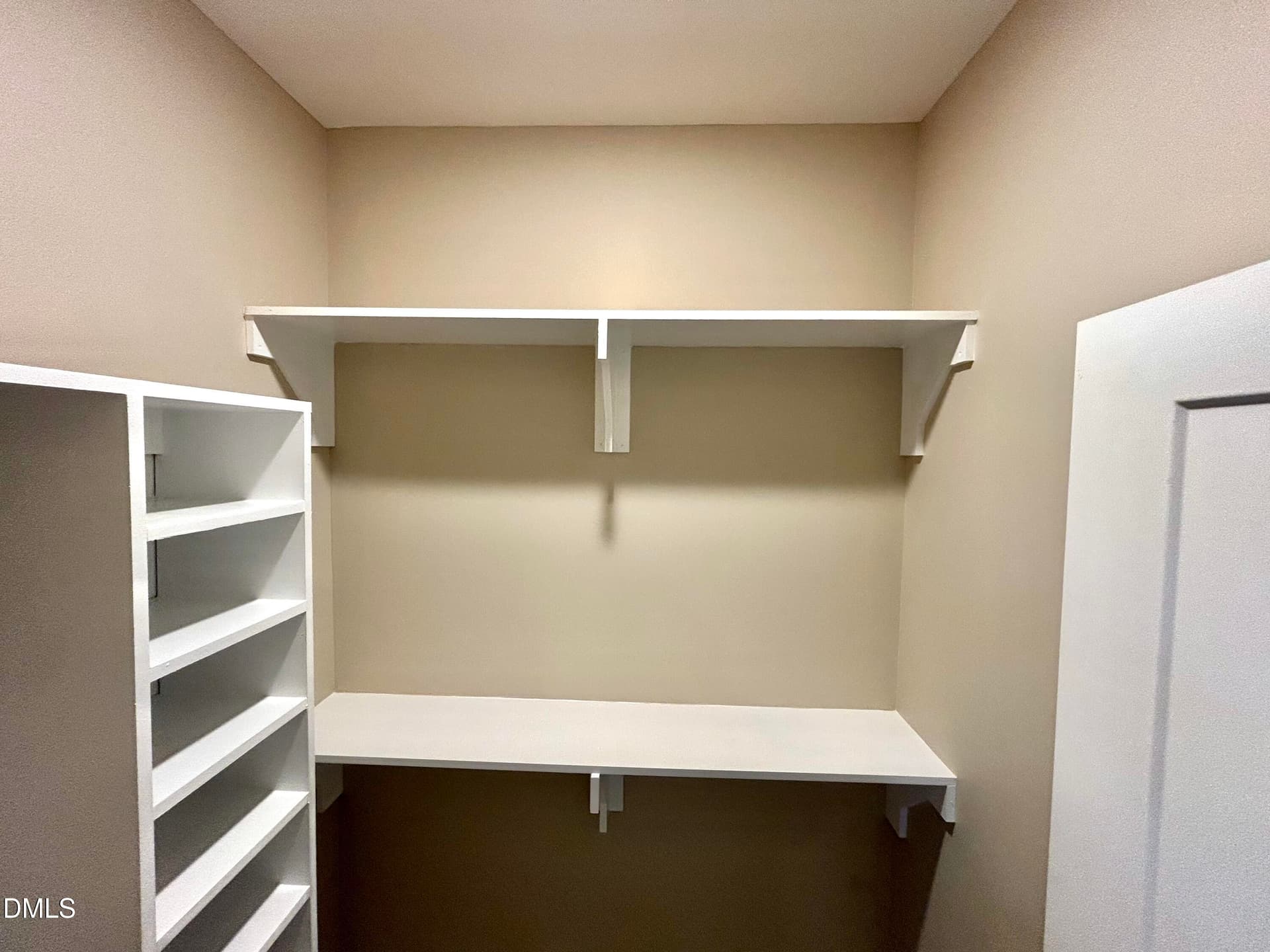 Walk In Closet - 940 Lakewind, Sanford, NC 27332