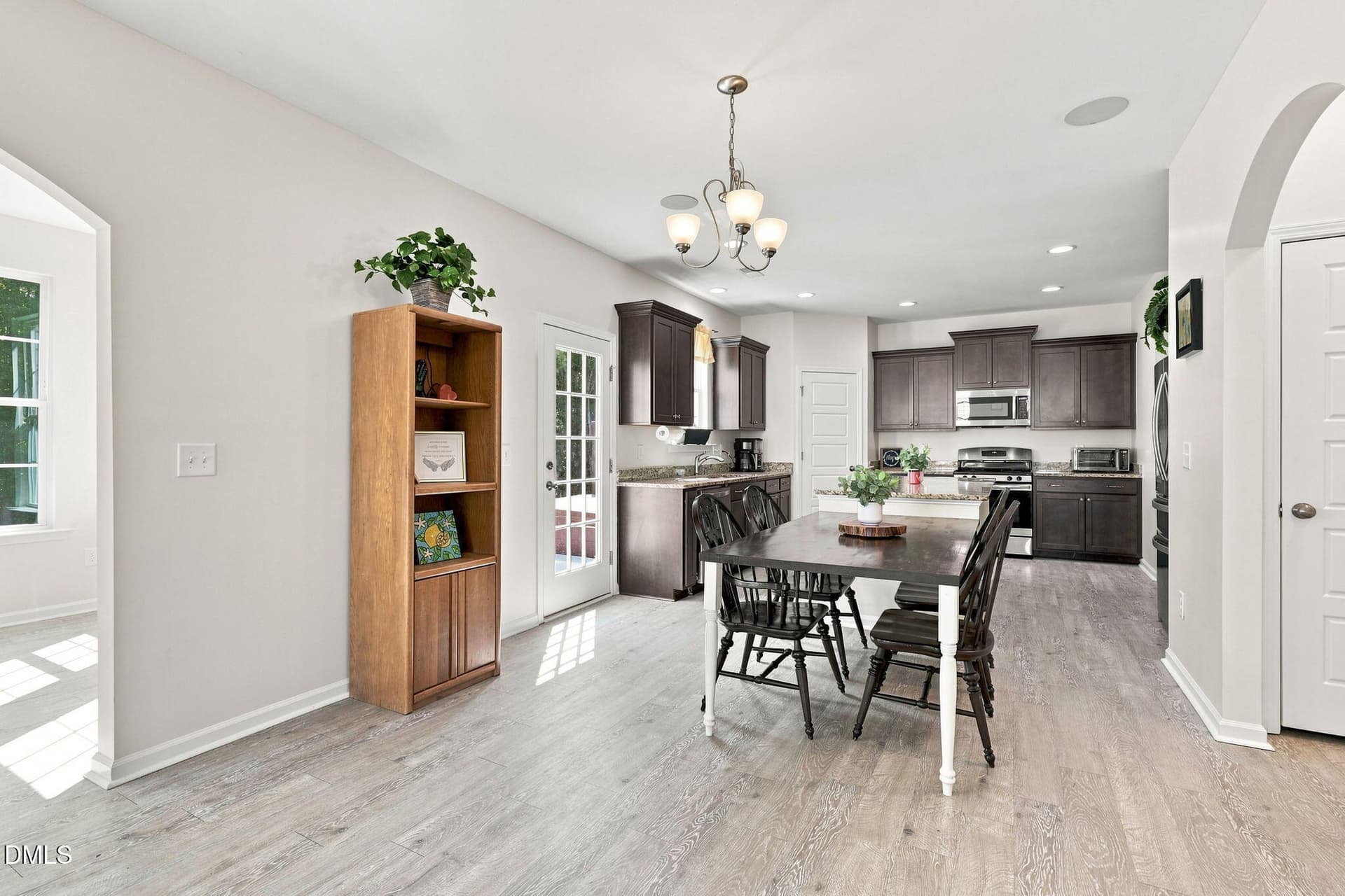 18-breakfast-nook - 8109 Fieldcrest Lane, Fuquay Varina, NC 27526