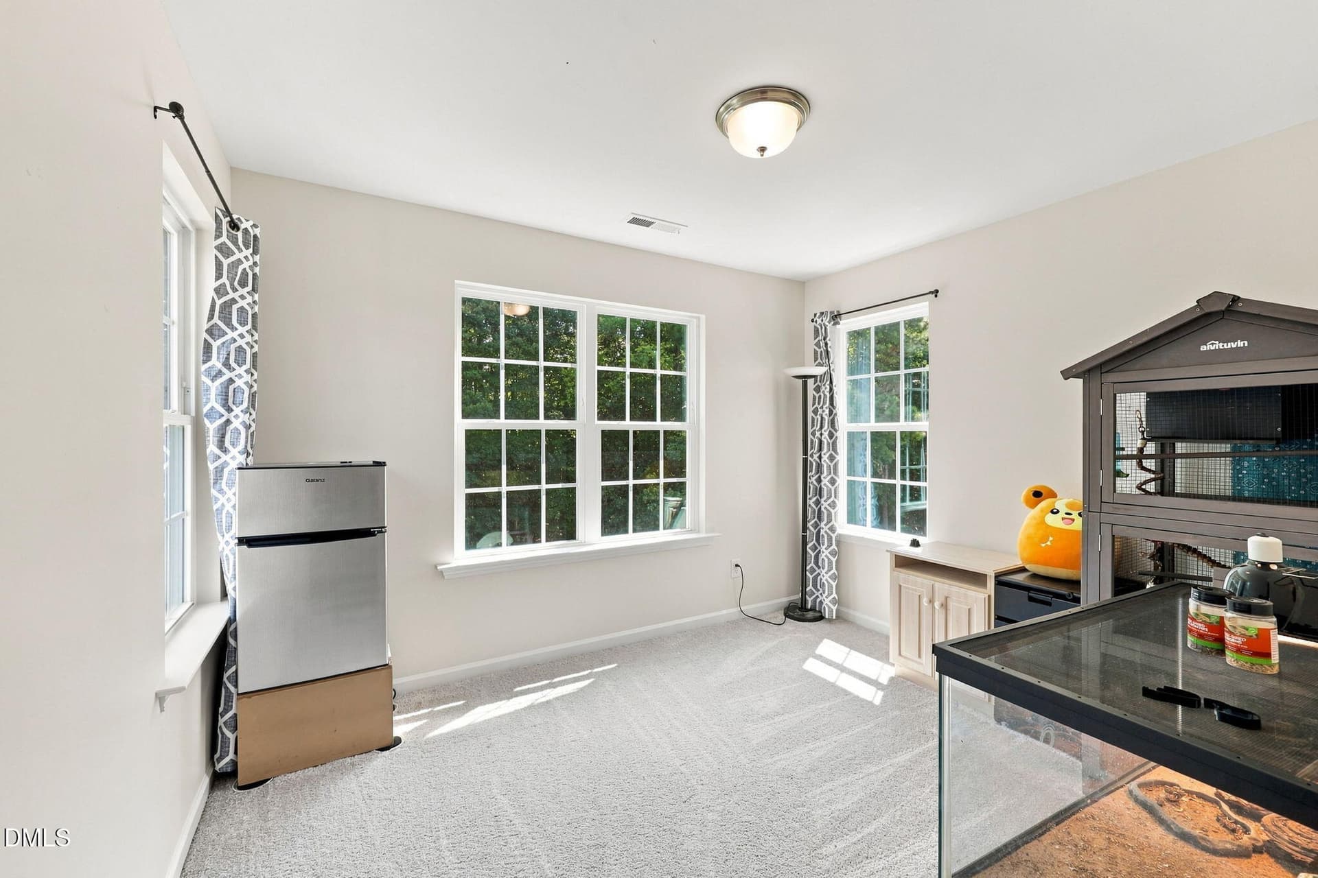30-primary-sitting-room - 8109 Fieldcrest Lane, Fuquay Varina, NC 27526