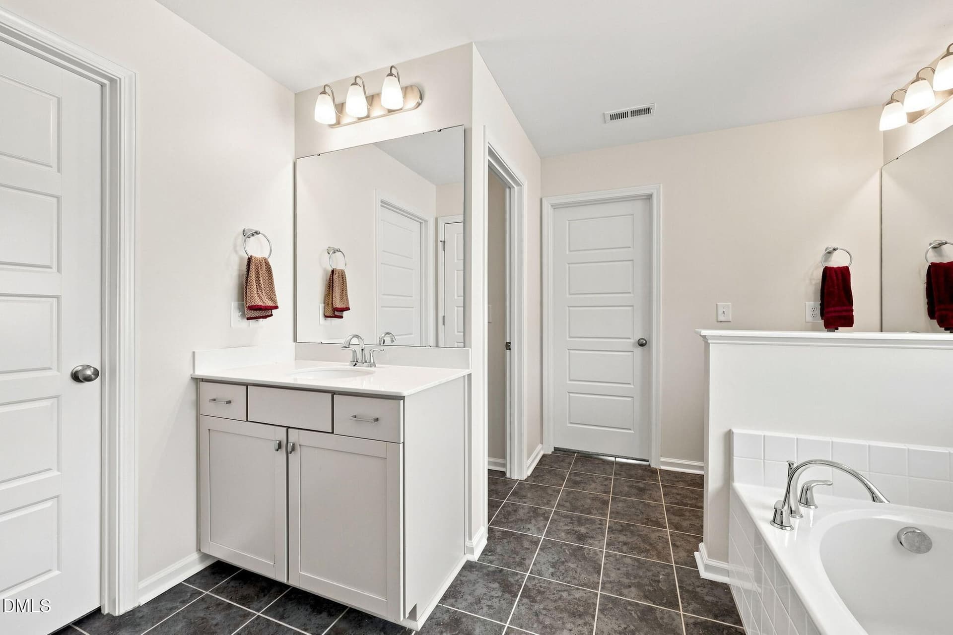 33-primary-bath - 8109 Fieldcrest Lane, Fuquay Varina, NC 27526