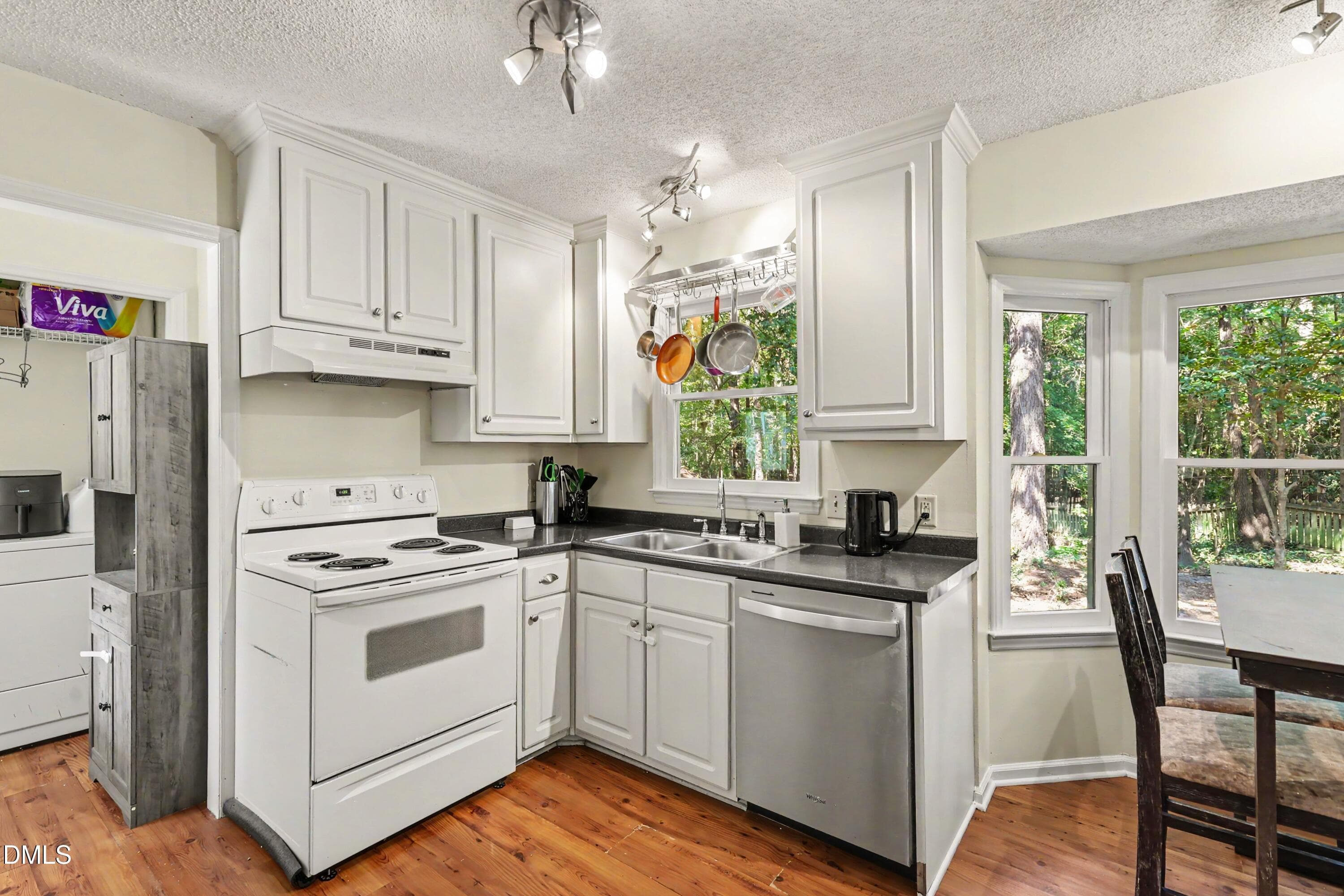 009_file_5172 - 4605 Ellsmere Lane, Raleigh, NC 27604, Raleigh