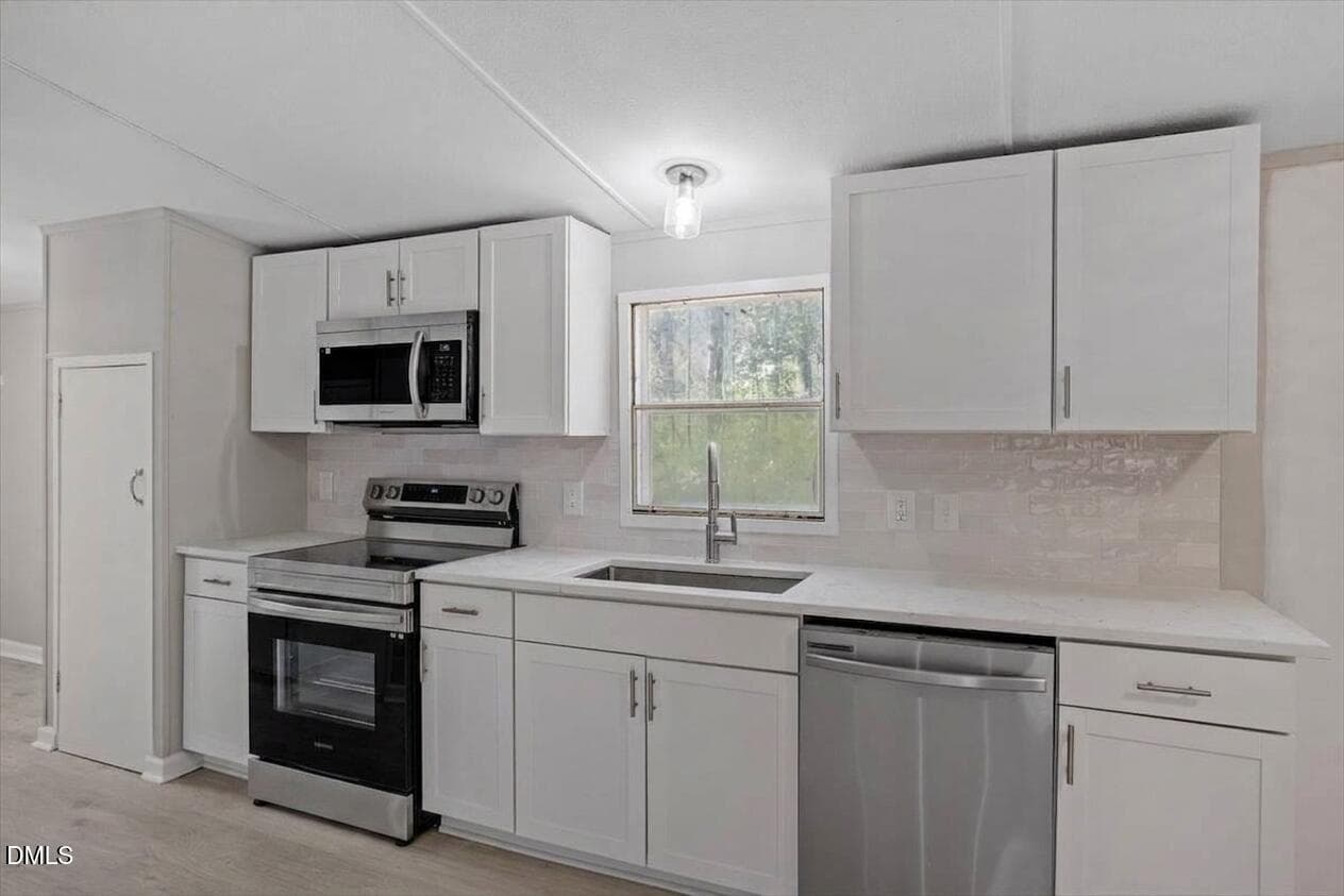 124 Decoy kitchen1 - 124 Decoy Drive, Pikeville, NC 27863, Pikeville
