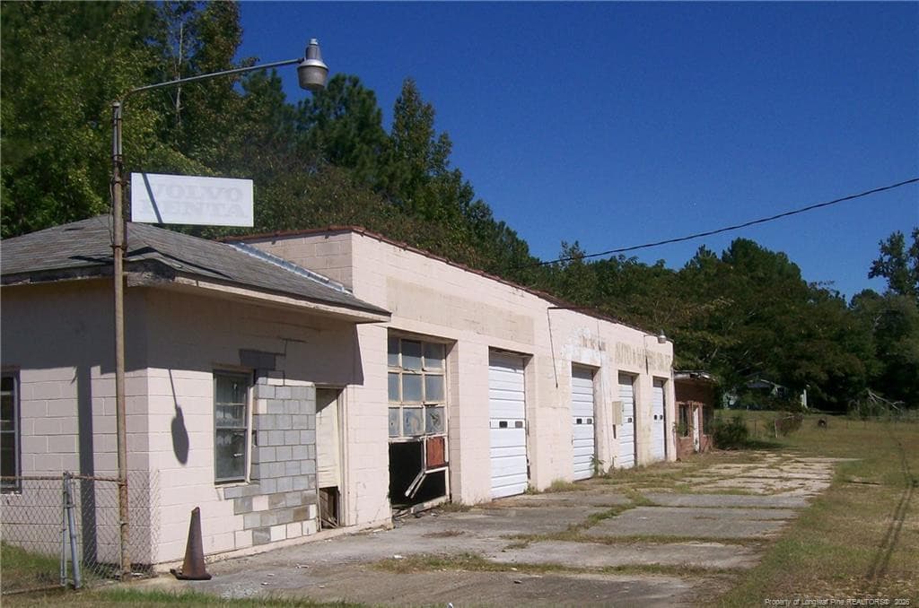Detached 5 bay Garage - 8220 NC 210 S, Bunnlevel, NC 28323