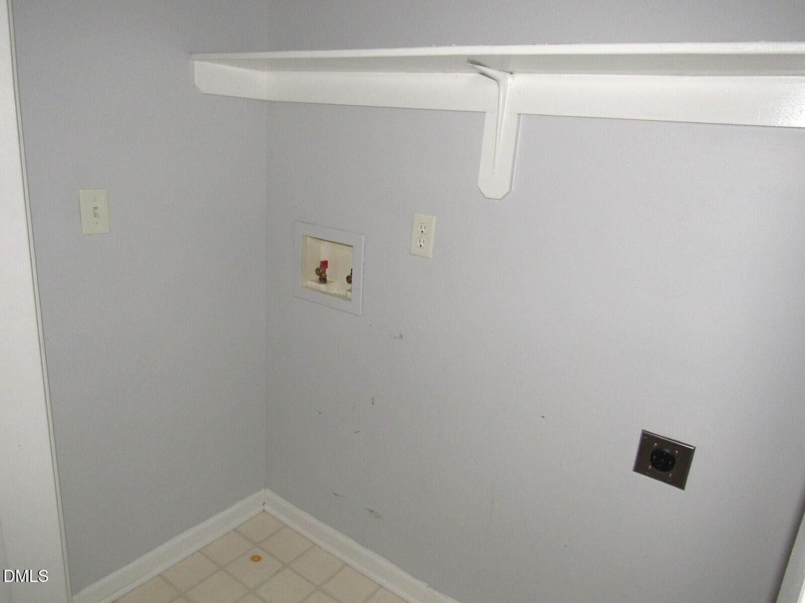Laundry - 2723 Clifton Avenue, Creedmoor, NC 27522