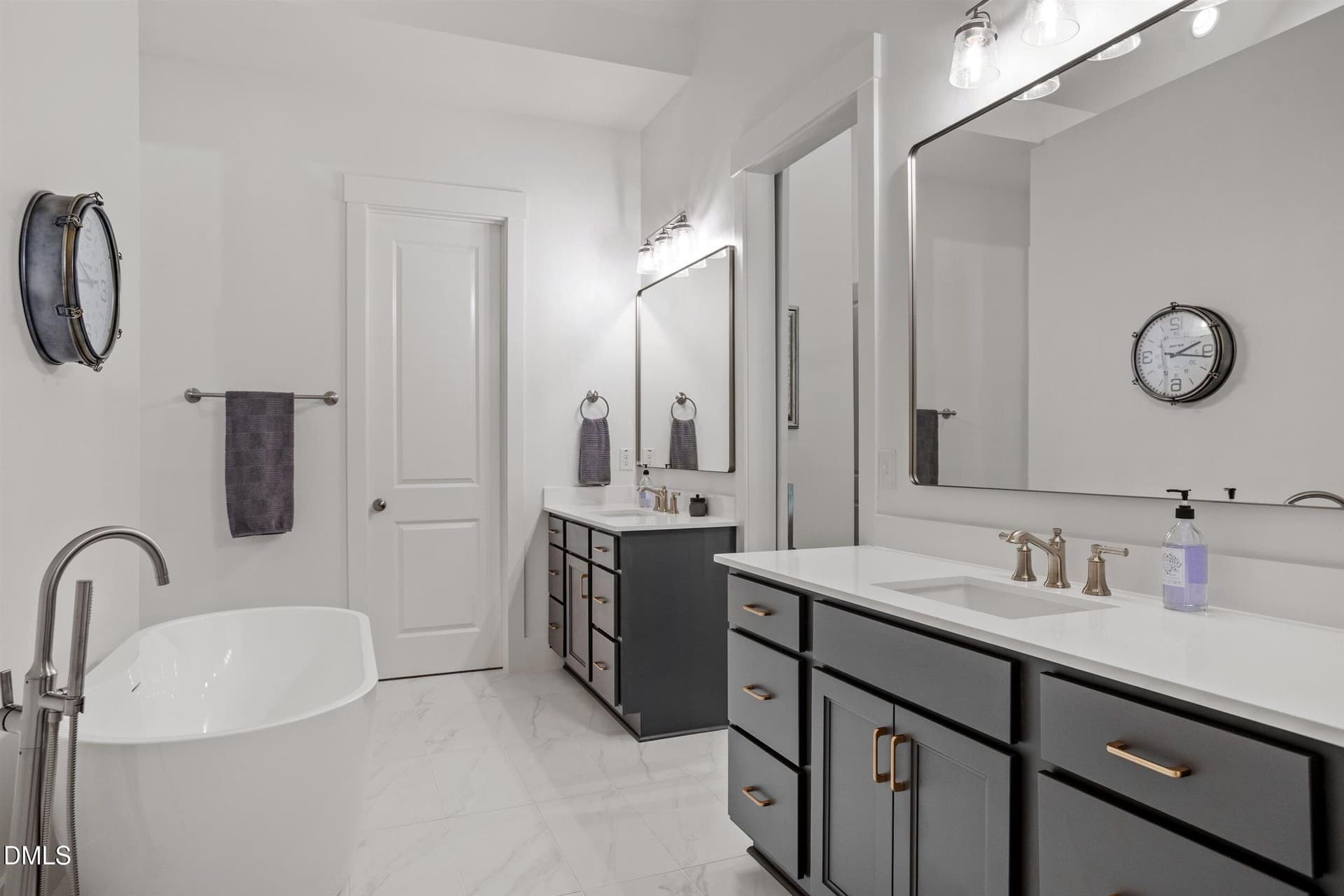 Spa bath in owner's suite - 160 Roberson Creek Road, Pittsboro, NC 27312