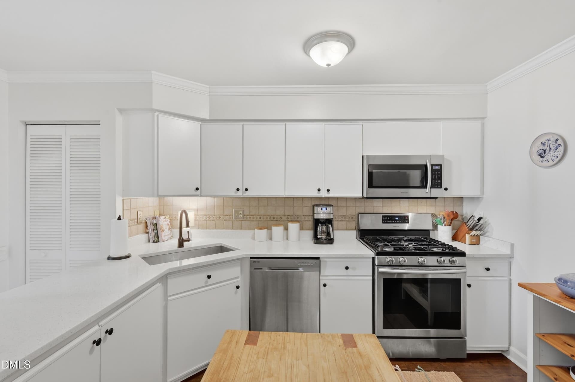 062 - 411 Summerwalk Circle 411, Chapel Hill, NC 27517