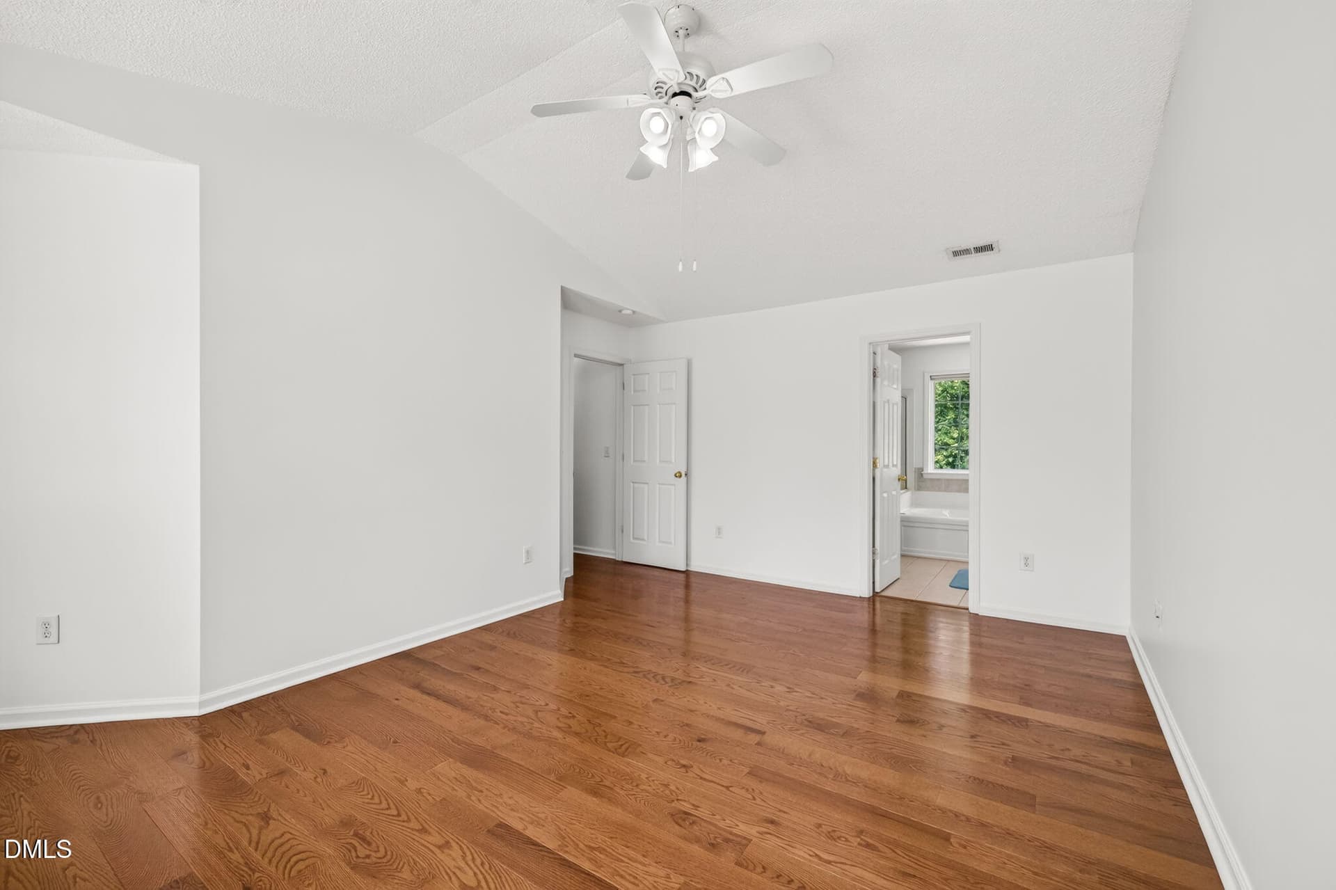 40-web-or-mls-IMG_0196 - 229 Tecumseh Court, Cary, NC 27513