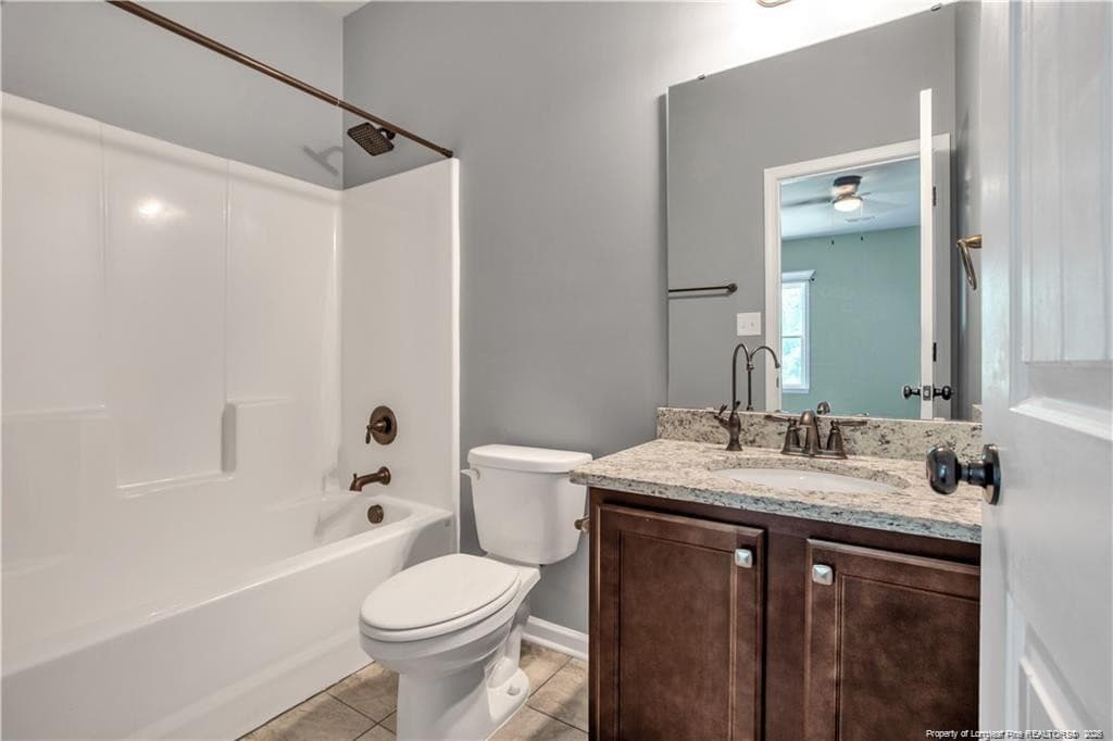 Full Bath attached to the inlaws suite - 6132 Shannon Woods Way, Hope Mills, NC 28348