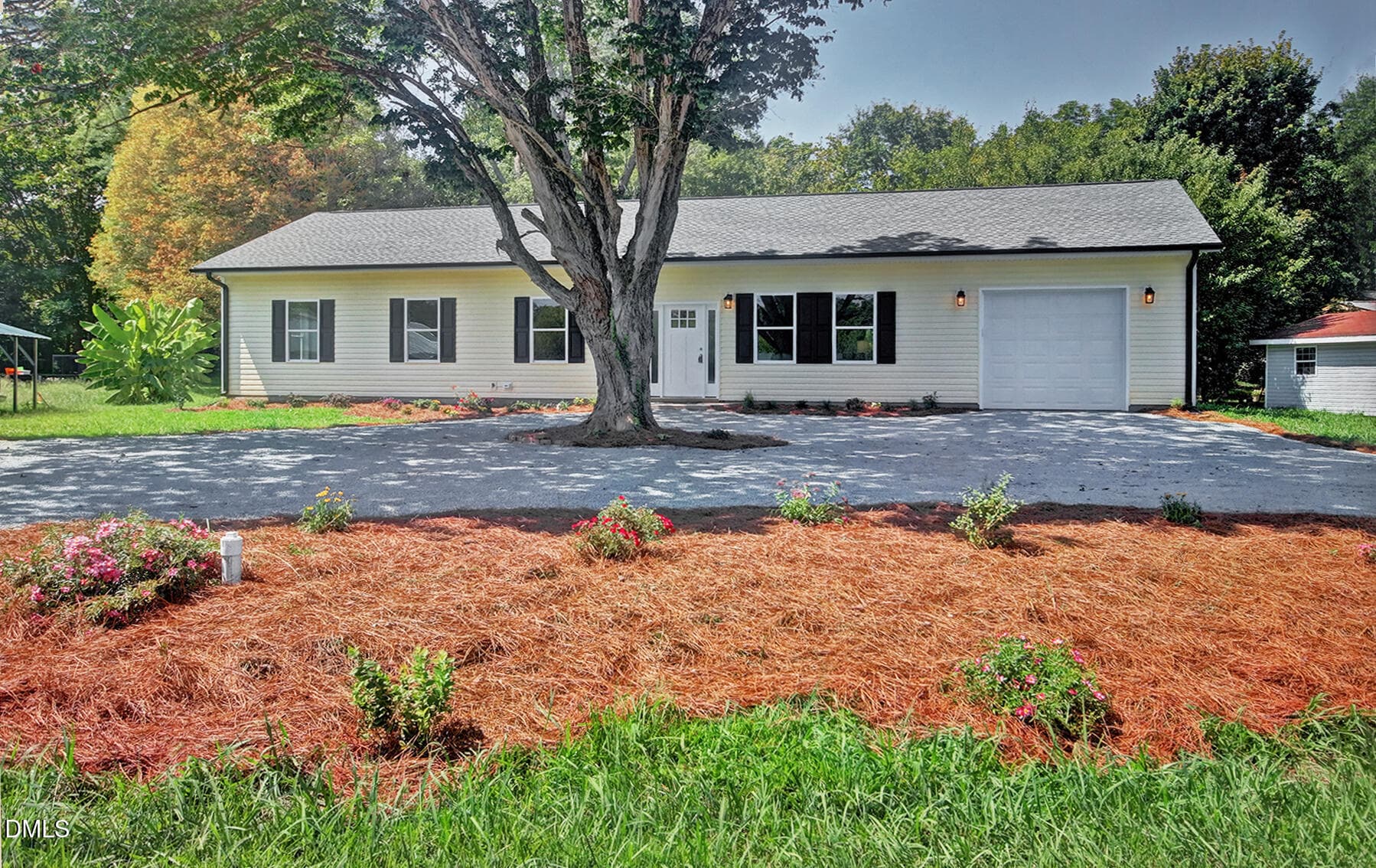 Front Gardens - 132 N State Street, Haw River, NC 27258, Haw River