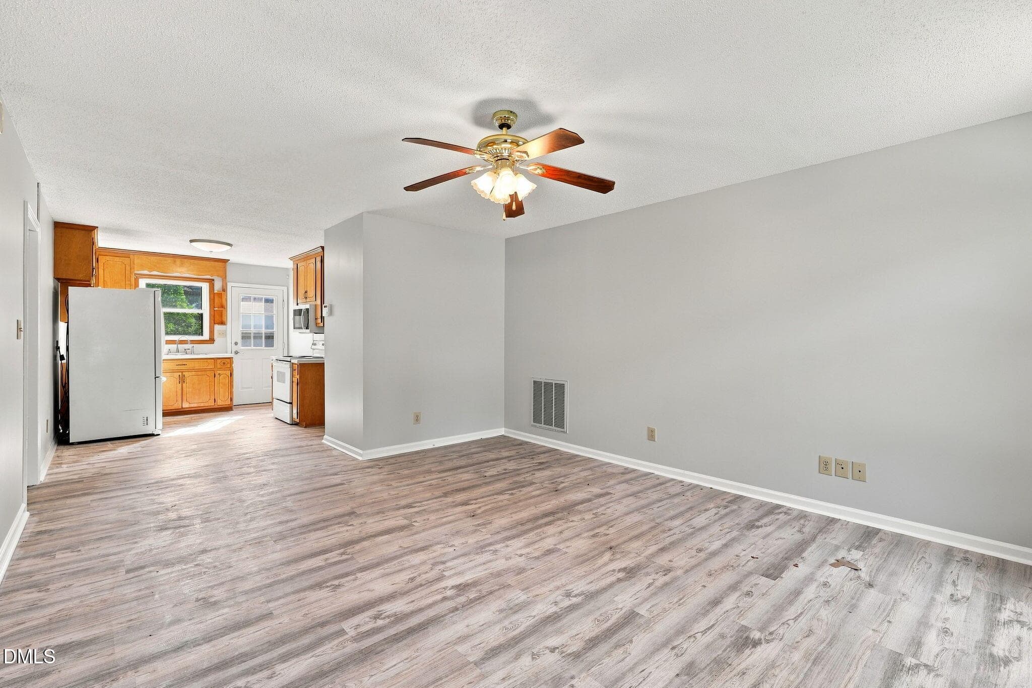 Livingroom / kitchen - 5601 Sky Lane Drive, Durham, NC 27704, Durham