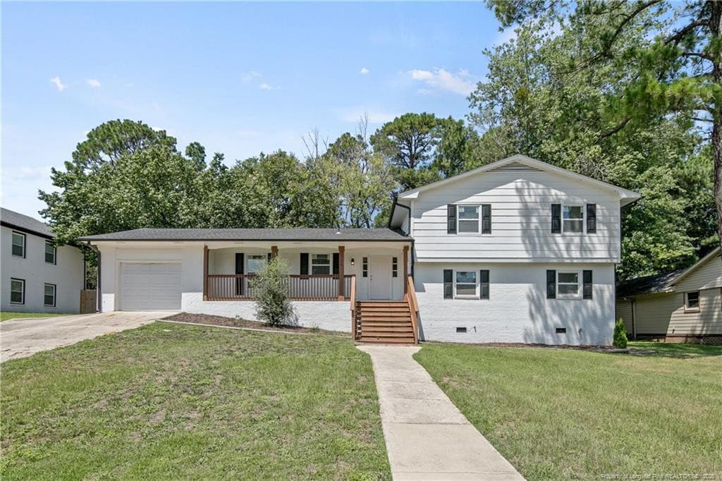 Photo 1 - 2706 Fordham Drive, Fayetteville, NC 28304, Fayetteville