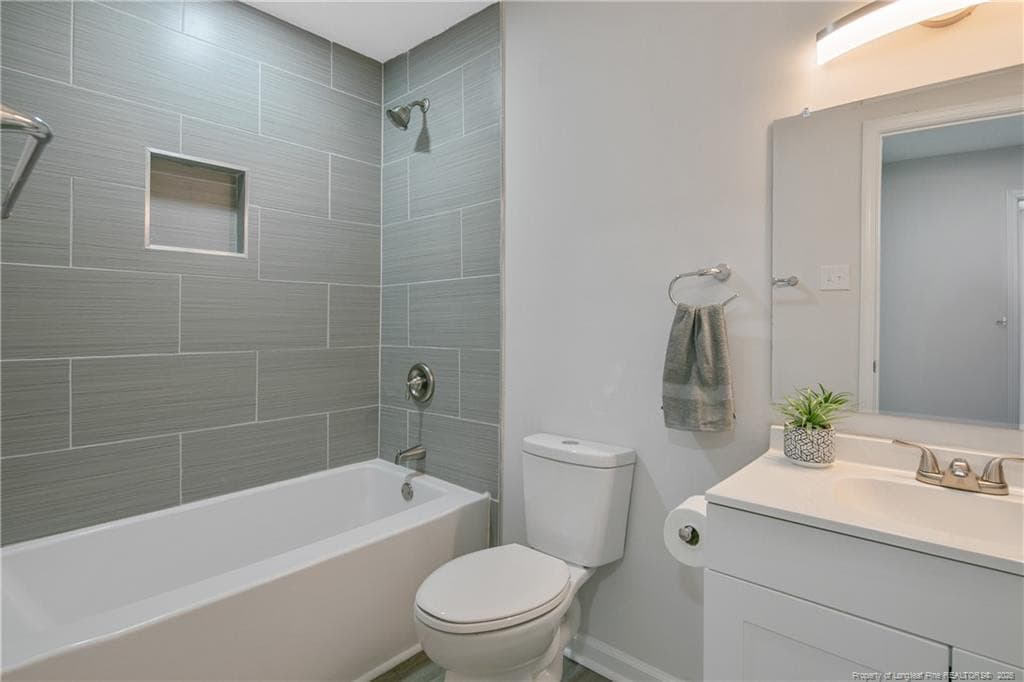 Upstairs Hall Bath - 2706 Fordham Drive, Fayetteville, NC 28304, Fayetteville