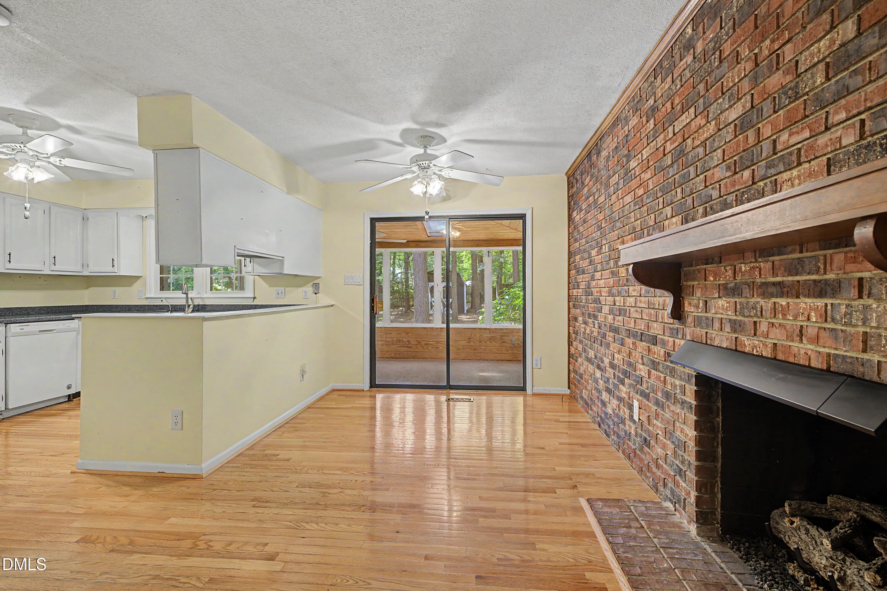 28_123 Kingston Dr - 132 Kingston Drive, Chapel Hill, NC 27514, Chapel Hill