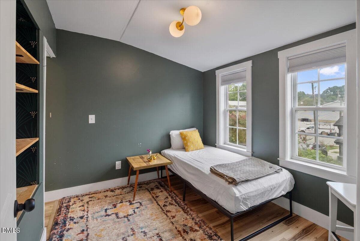 35-32 - 206 S Ellington Street, Clayton, NC 27520