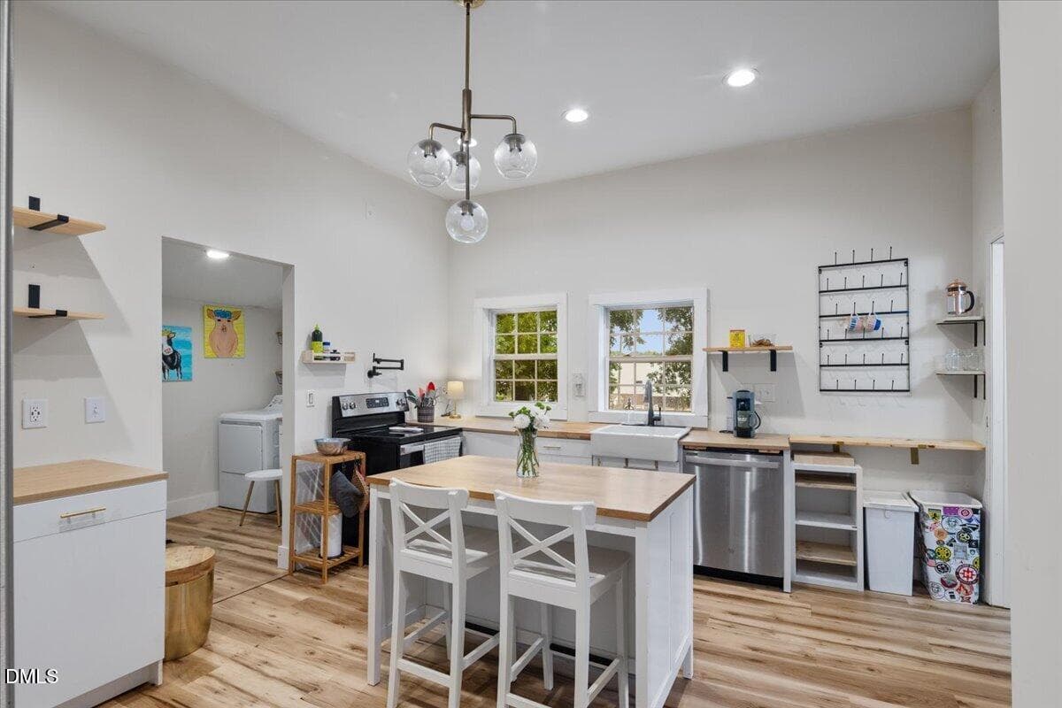 22-20 - 206 S Ellington Street, Clayton, NC 27520, Clayton
